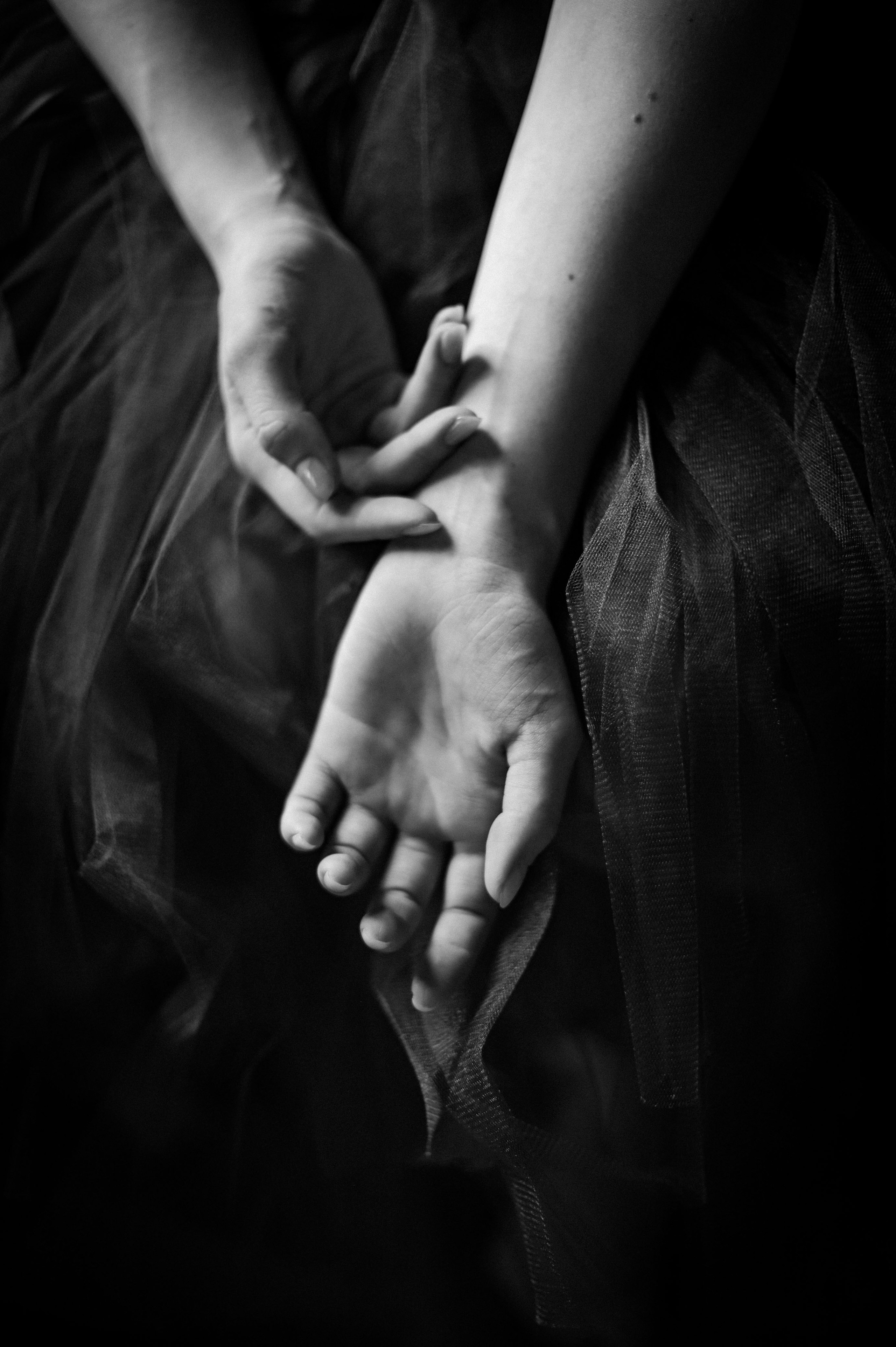 Танец рук Лизы. Портретный и эротический фотограф Ирина Подборская (18+)