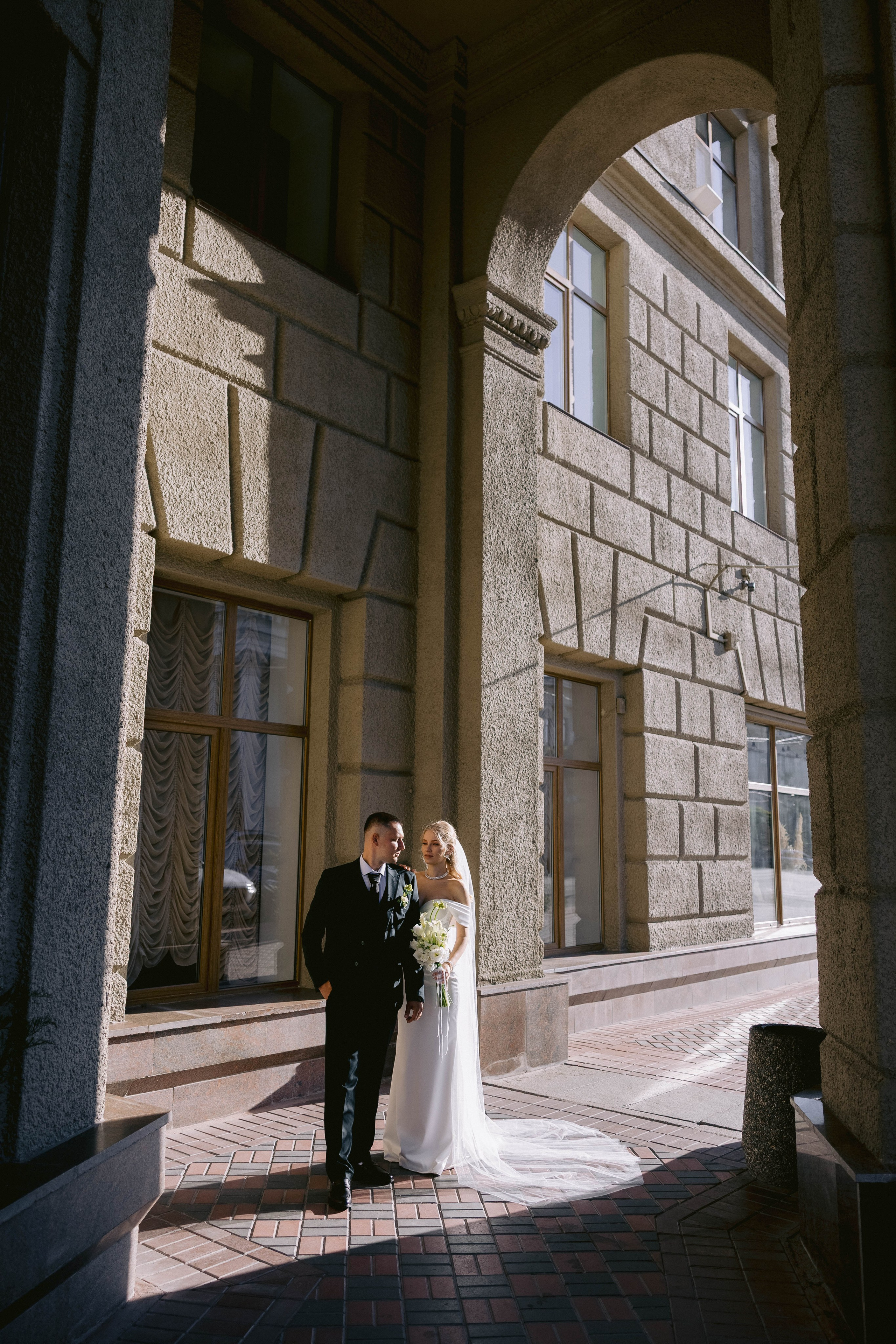 Ангелина, Ефим (прогулка после ЗАГСа). Фотограф в Волгограде Кристина Прохоренко