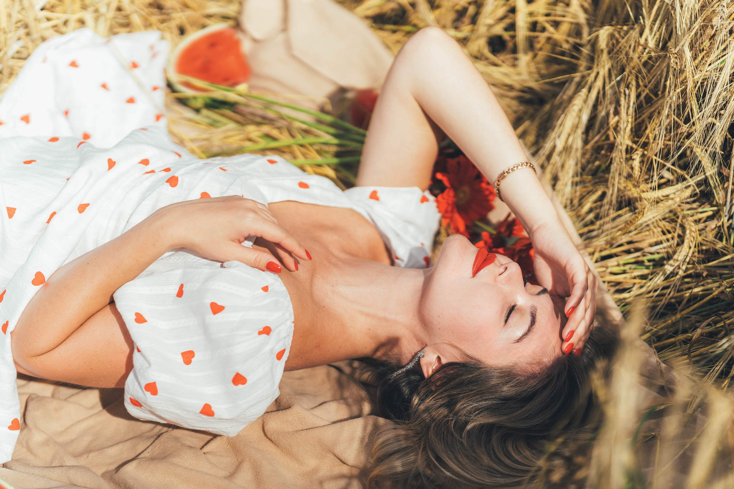 Елена, Сергиев Посад, пшеничное поле. Наталья Дукалова фотограф Щелково Королев Пушкино Москва Балашиха