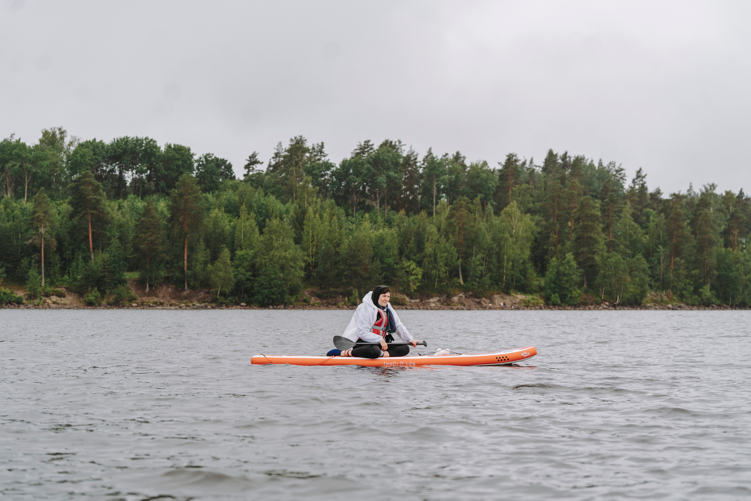 Катание на сапах с собаками. Фотограф анималист в Спб недорого Олеся Майорова