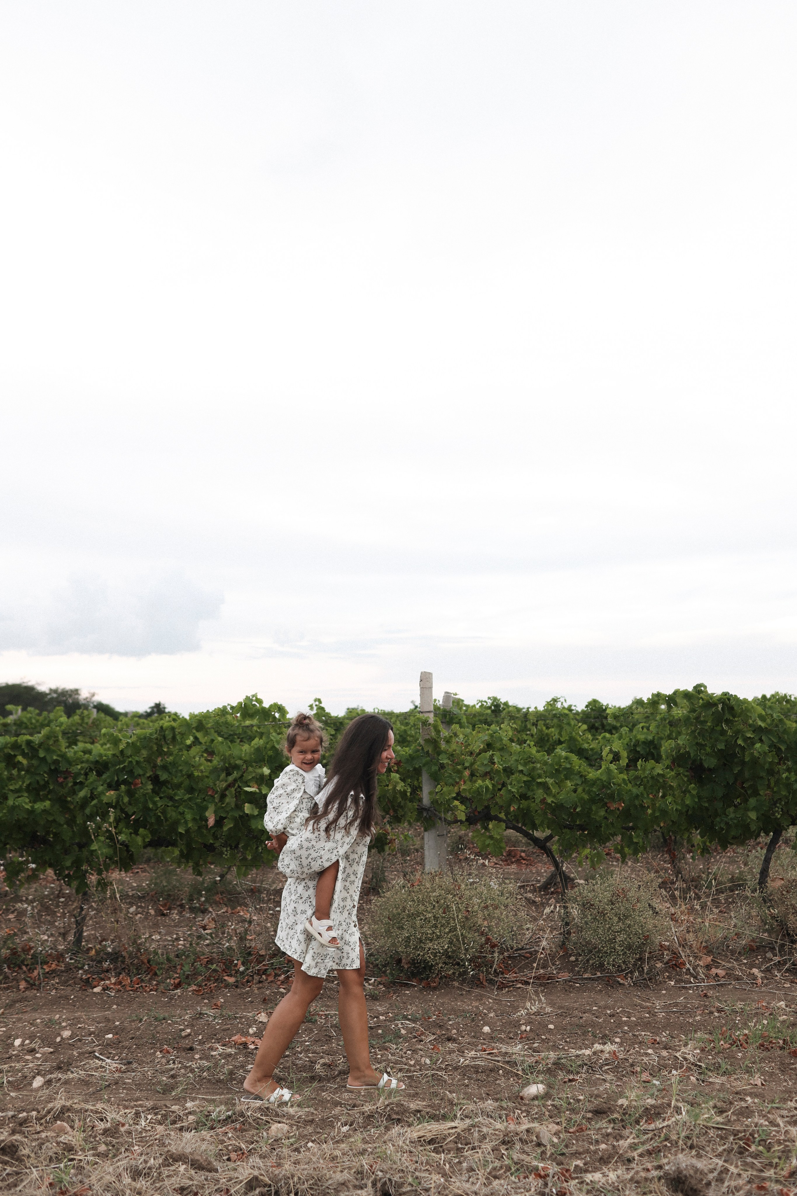 Пойдем, словлю тебе кузнечика. Свадебный и портретный фотограф. Видеограф на Свадьбу. Севастополь, Ялта, Симферополь, Крым