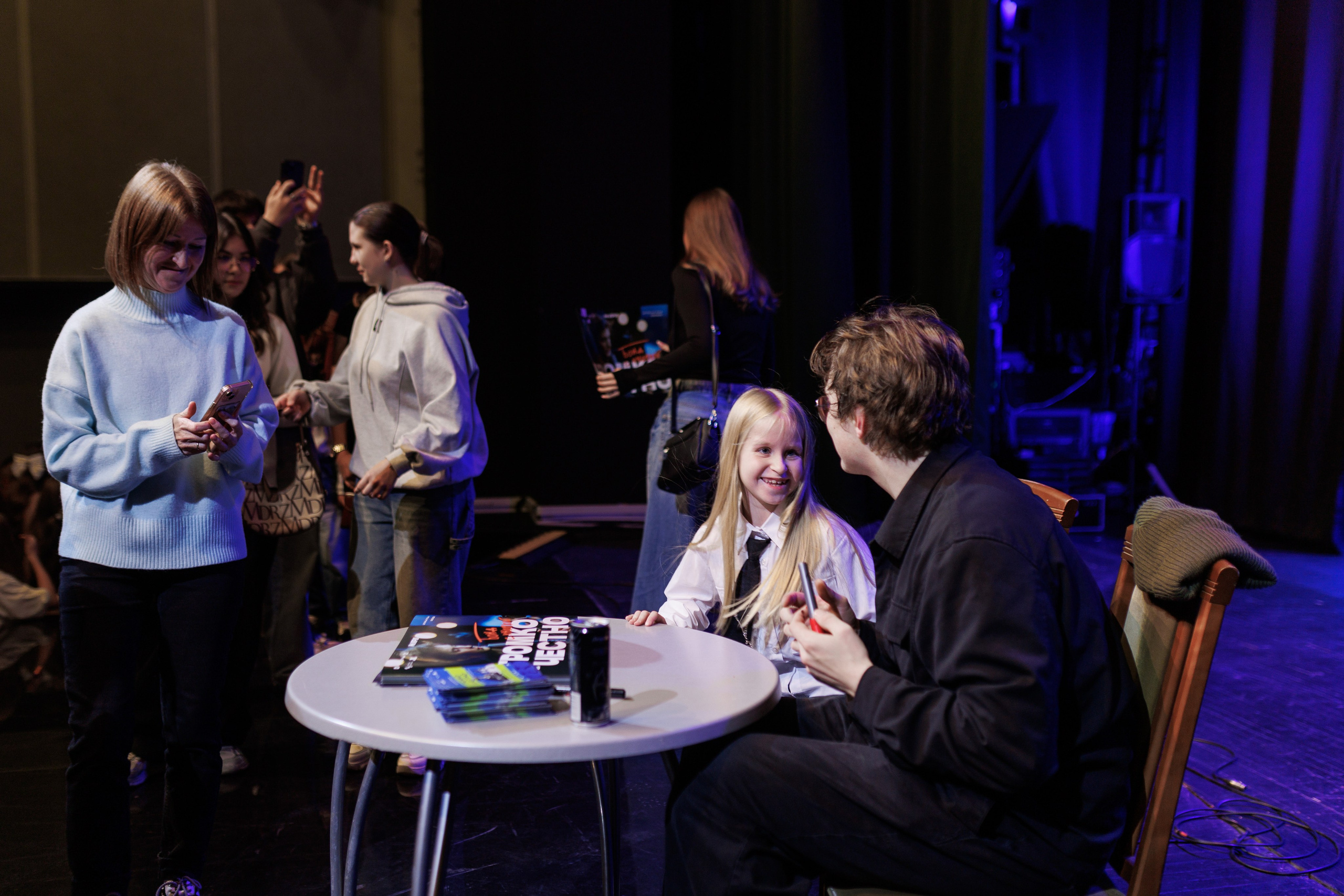 Выксунская премьера «Громко и Честно. Бонд с кнопкой». Фотограф городских и семейных событий Артем Карпухин