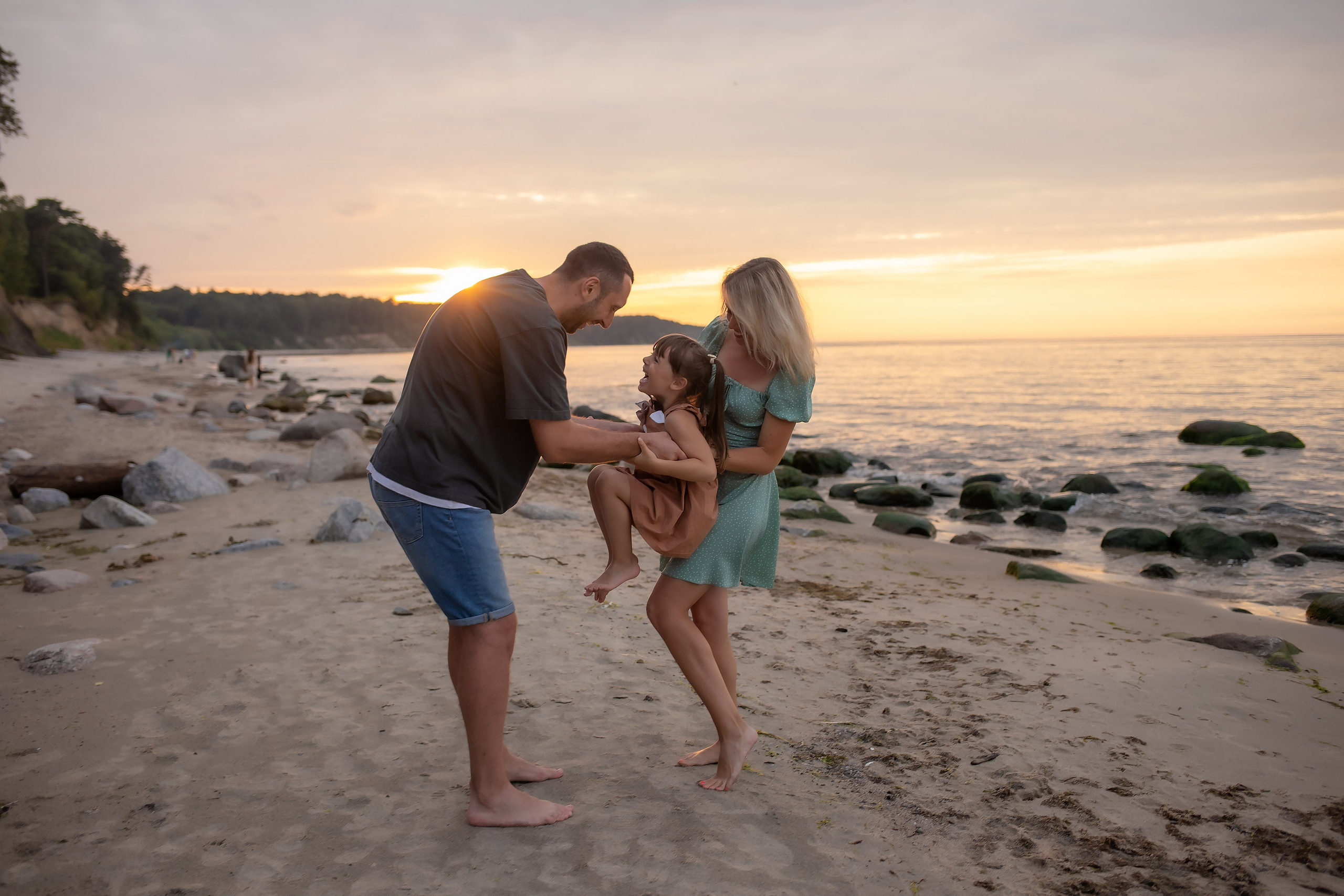 Есеня, Леня и Аня. Закат в Куликово. Фотограф в Калининграде Решетникова Алина