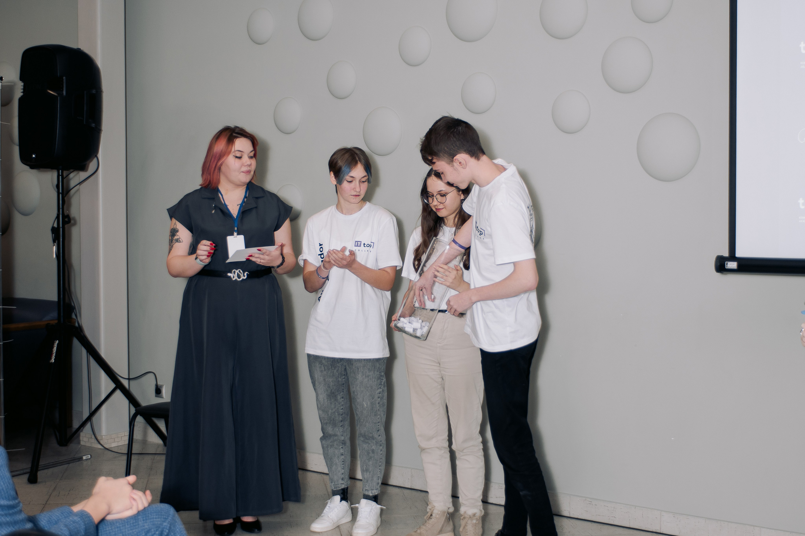 It-конференция компьютерной академии Топ. Фотограф в Твери Дементьева Анастасия