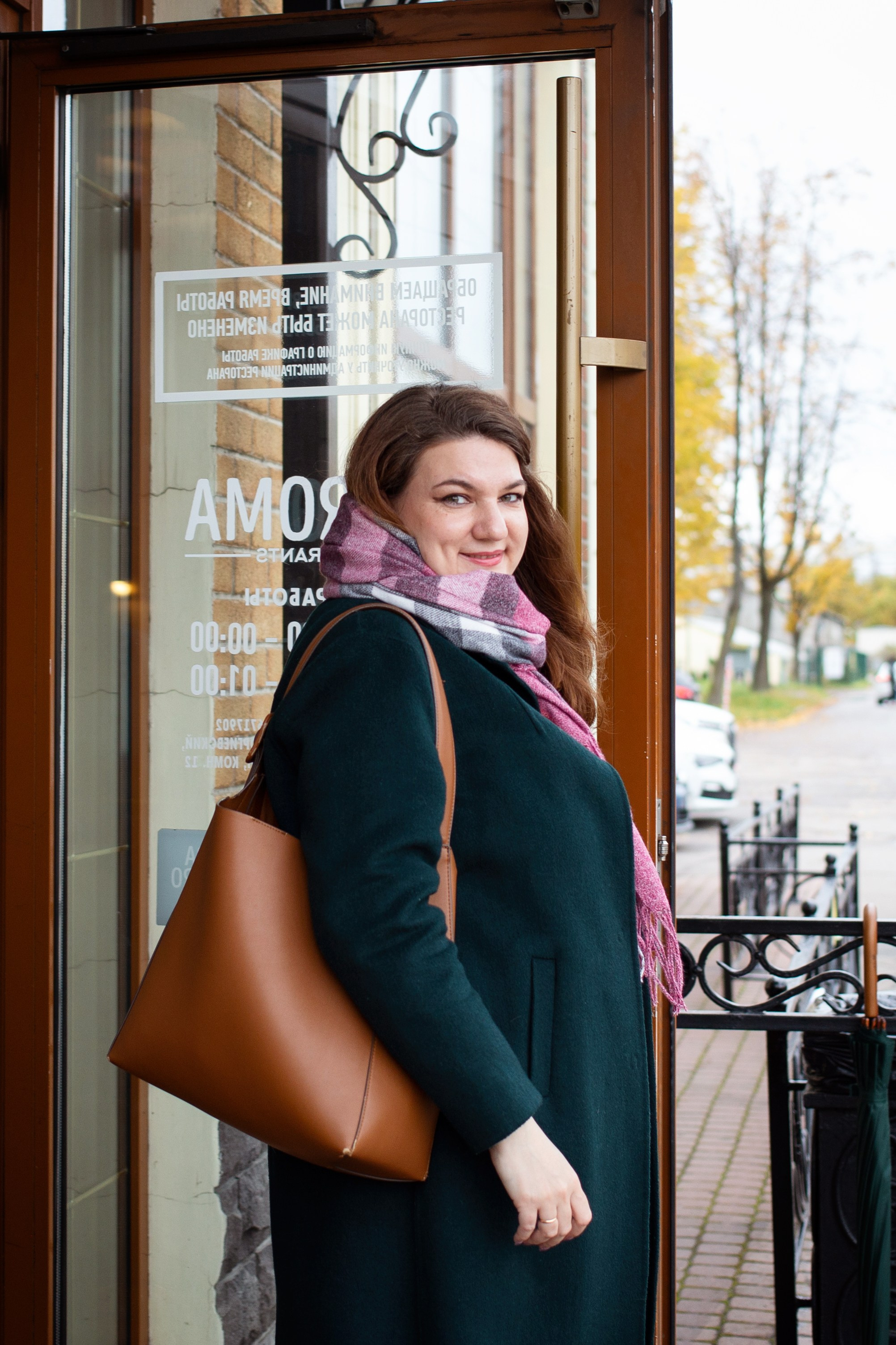 Фотосессия в уютном кафе и парке СПб, осенняя фотопрогулка. Портретные фотосессии, контент-съемки, репортаж