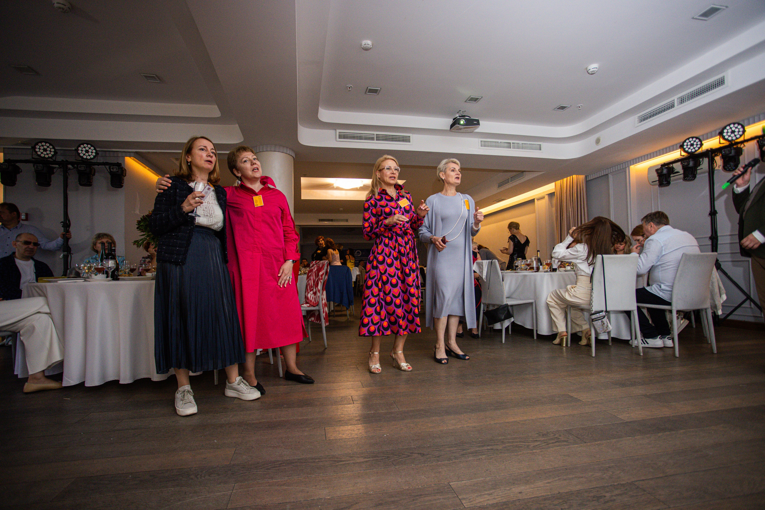 Встреча выпускников. Стоматологи СПб. Семейный фотограф в Вышнем Волочке — Ульяна Иванова | Фотосессии для всей семьи