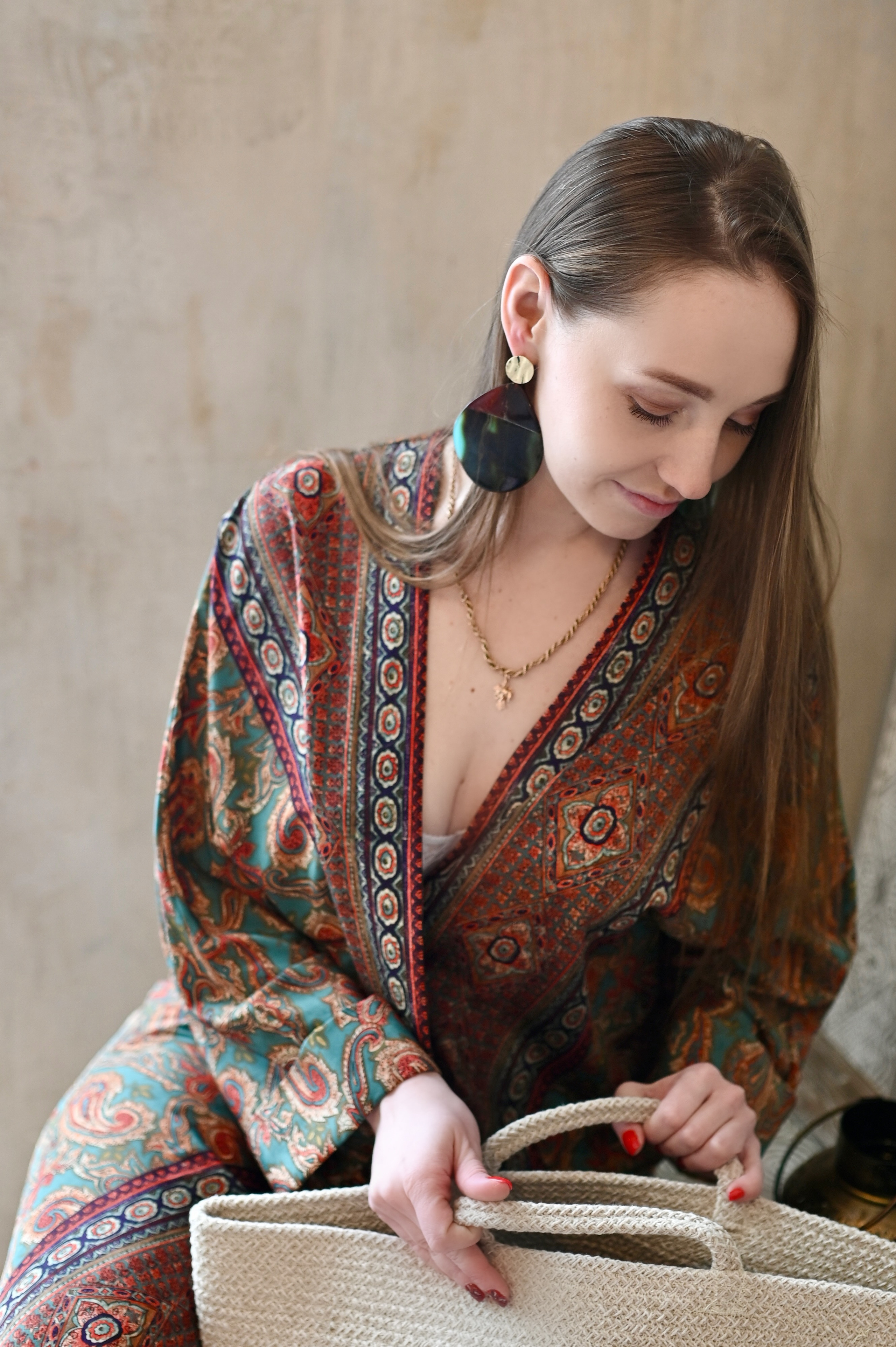 журнал, глянец, фотостудия, прокат платья, вечернее платье, пеньюар, нижнее белье, халат, фото в халате, фотографируем в студии, CROSS+STUDIO | Аренда фотостудии, прокат одежды, прокат обуви, event, свадьба, фотограф на свадьбу