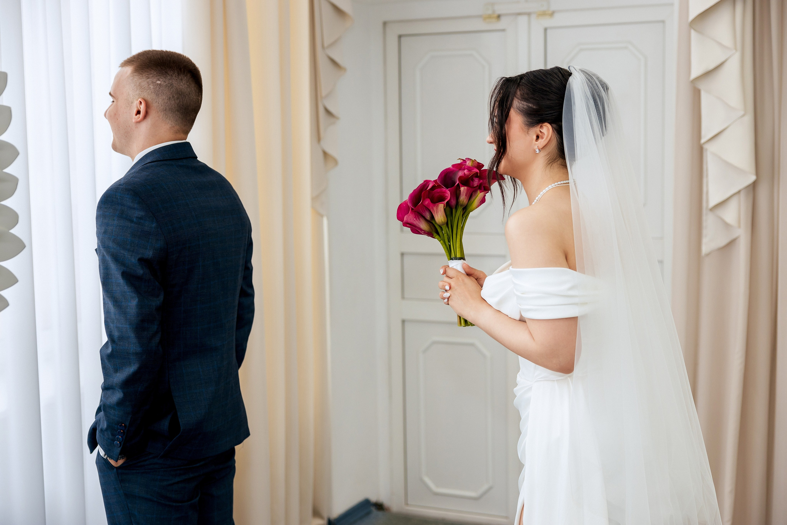 Белый лист. Александр Антонов. Профессиональный свадебный, репортажный фотограф в Москве, Подольске. Фото+Видео на любой праздник