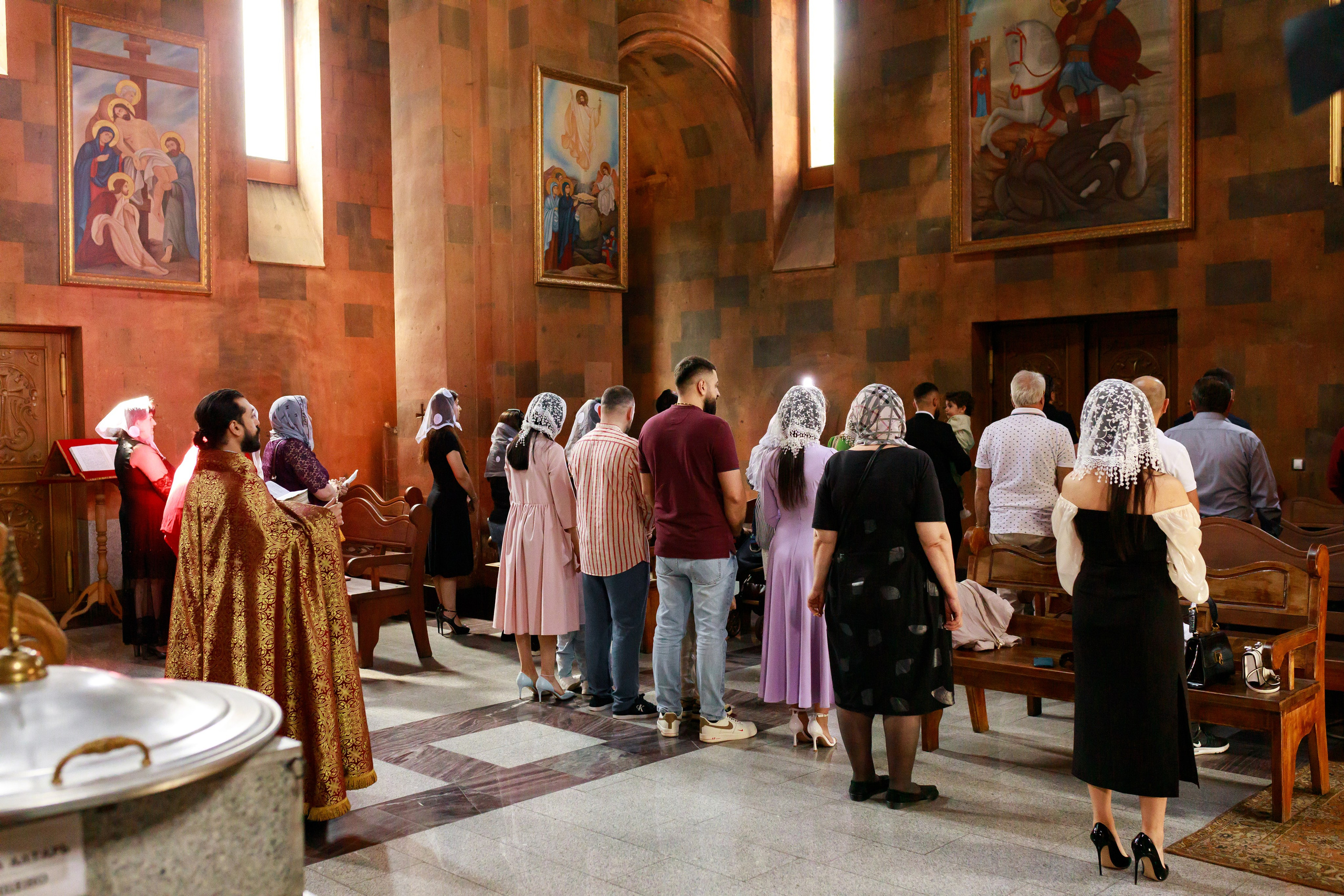 Таинство Крещения в Армянской церкви. Фотограф Тверь. Свадебные, семейные, индивидуальные фотосессии