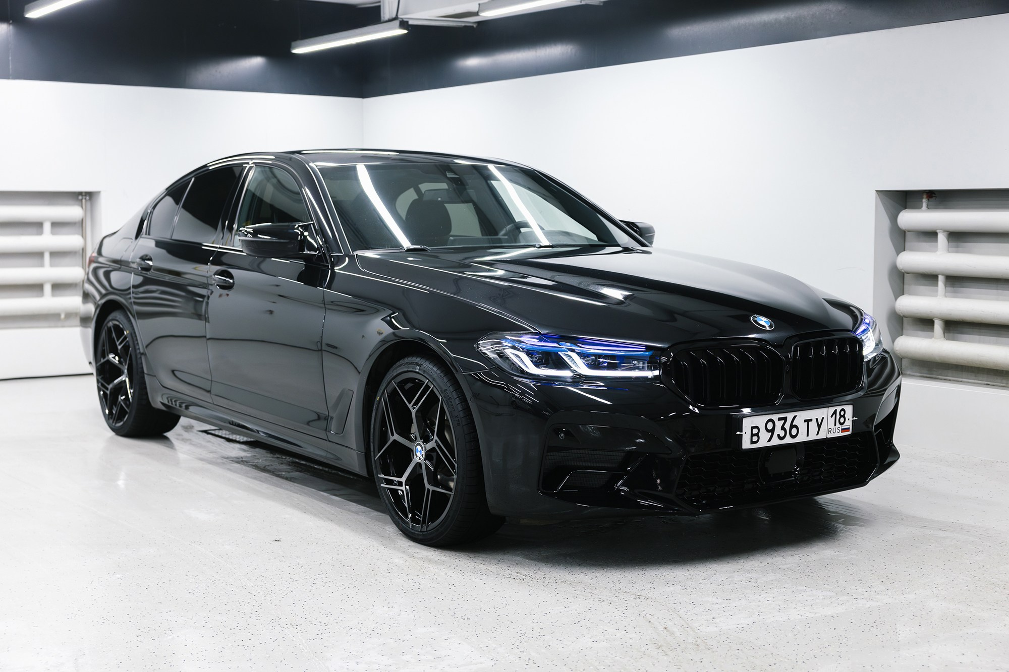 BMW 5 серия 2.0 AT, 2021, 136 265 км BMW 5 серия 2.0 AT, 2021, 136 265 км 3 800 000 ₽ X-TRADE. Автосалон «Х-Авто»