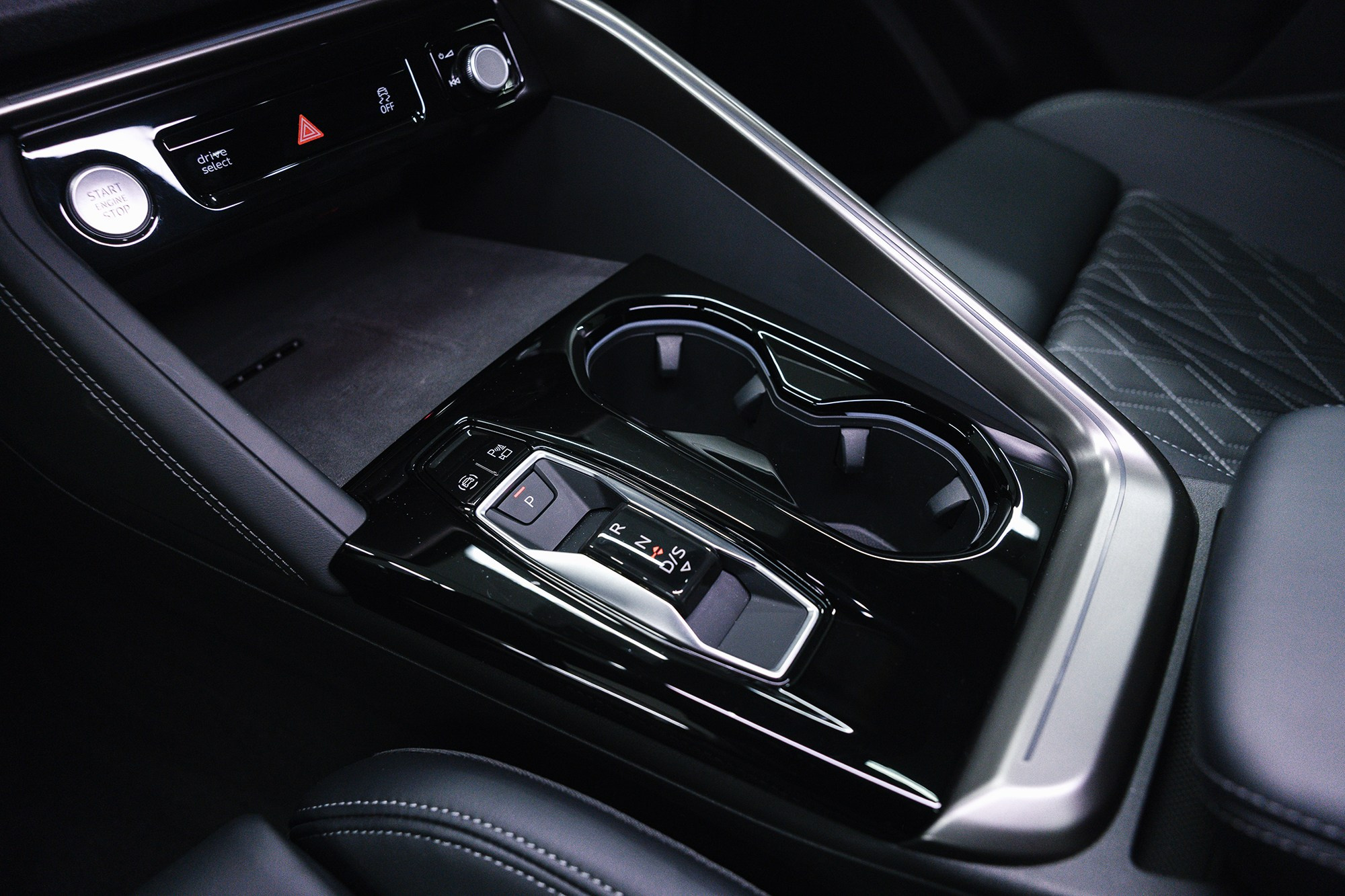 Audi Q5  40 TFSI 2.0 S tronic (204 л. с.). Автосалон «Х-Авто»