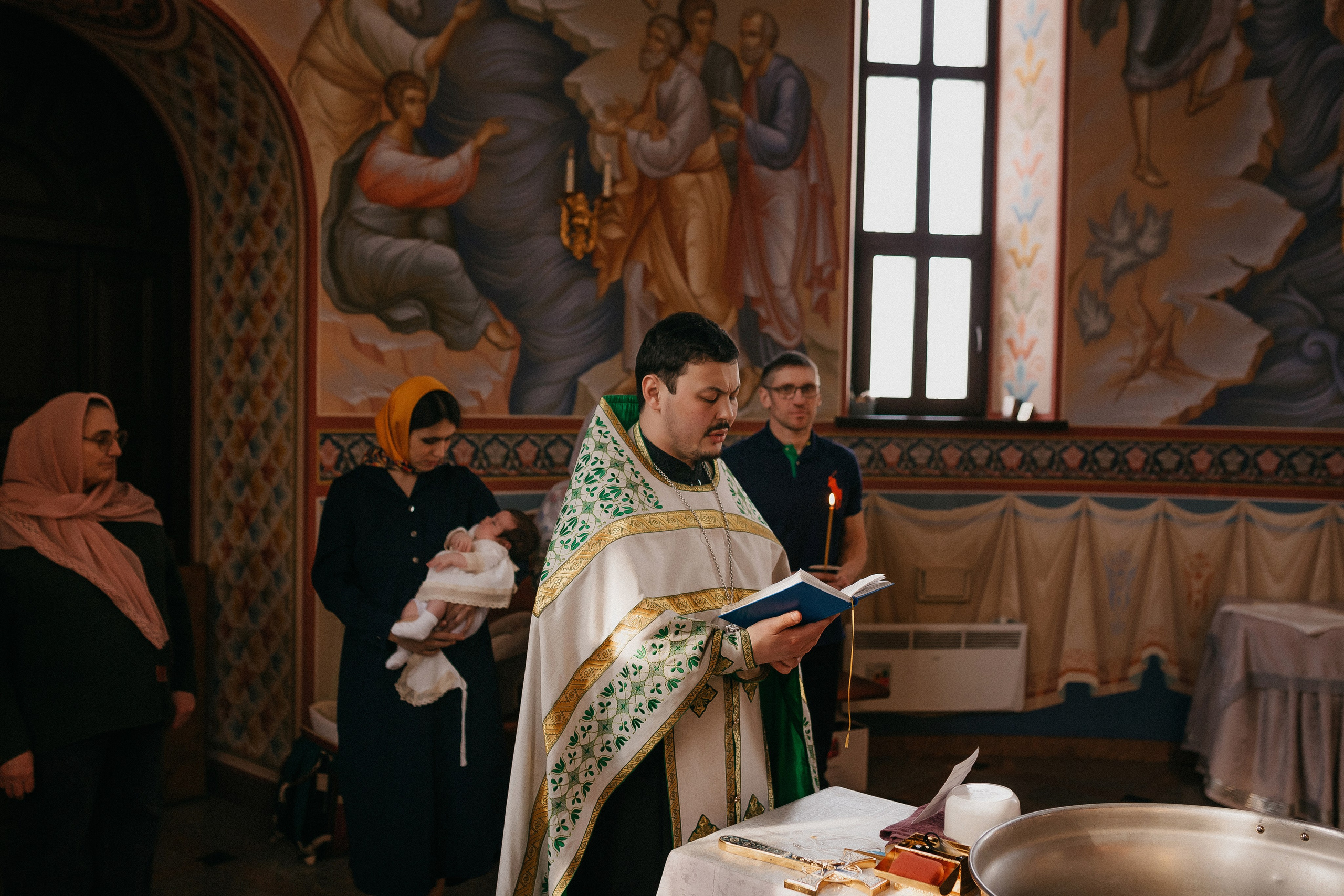 Крещение Арины. Храм Георгия Победоносца. Семейный фотограф в Сургуте
