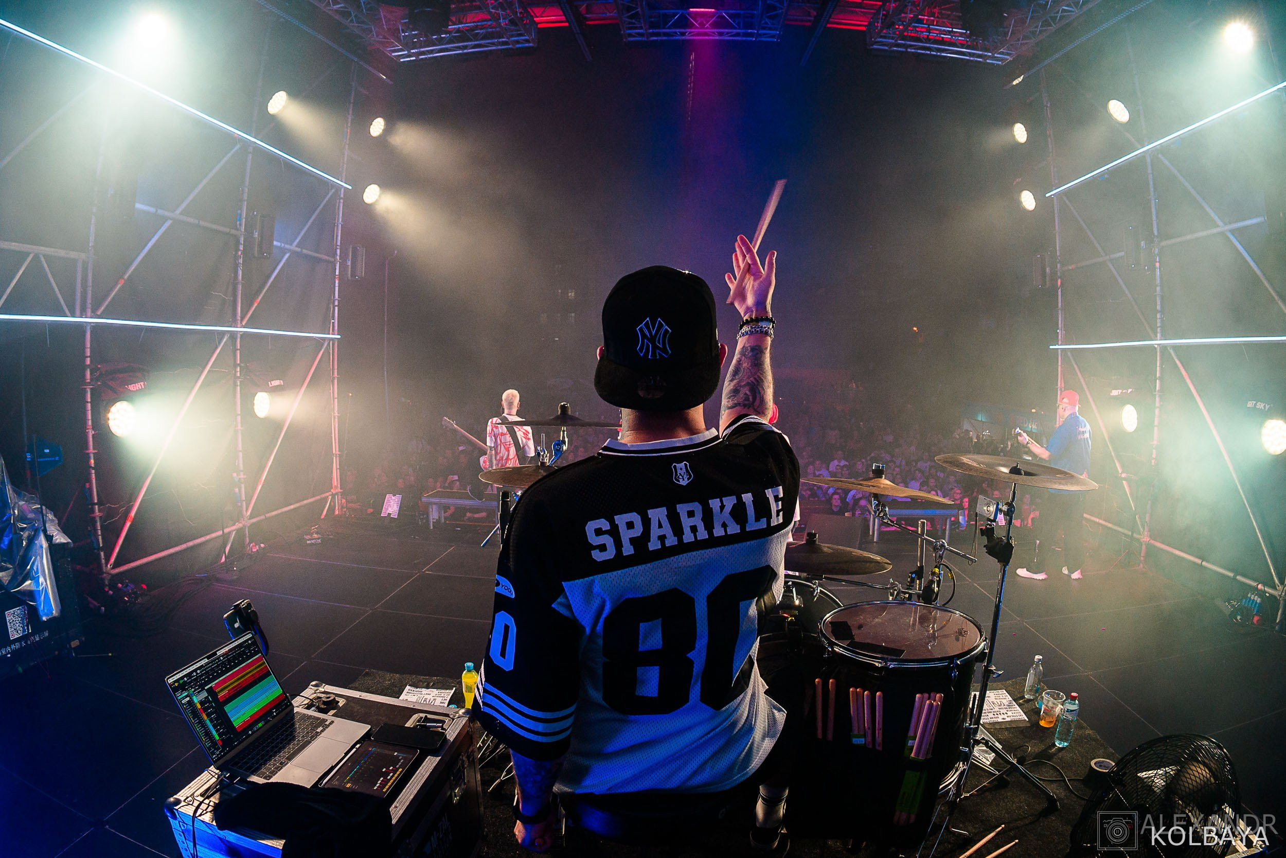 Фоторепортаж с концерта группы СЛОТ на Red Summer 2025. Концертный и театральный репортажный фотограф в Москве Александр Колбая