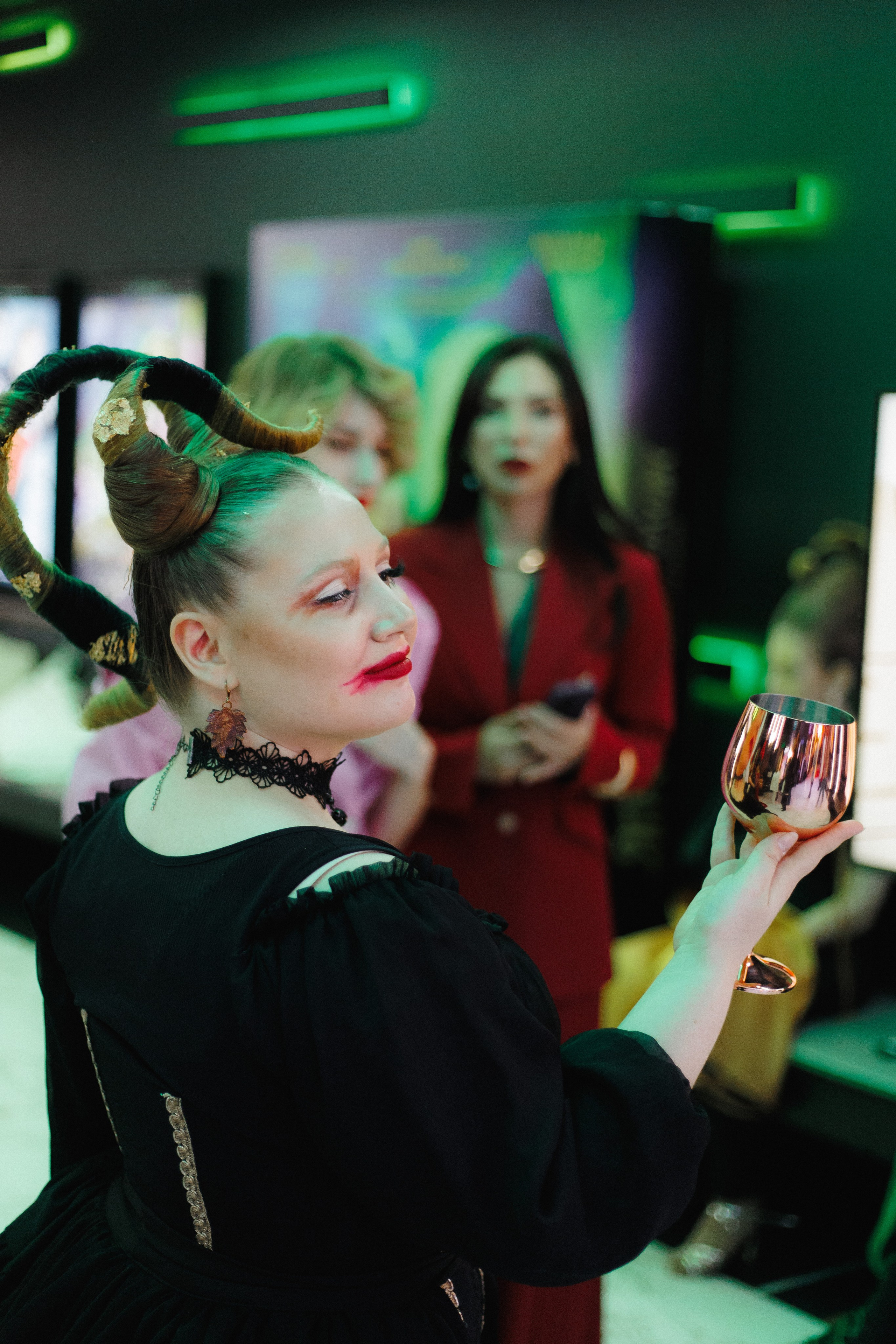 ФЭШН КОНФА. СВОИ. ФОТООТЧЕТЫ-СОБЫТИЯ-МЕСТА