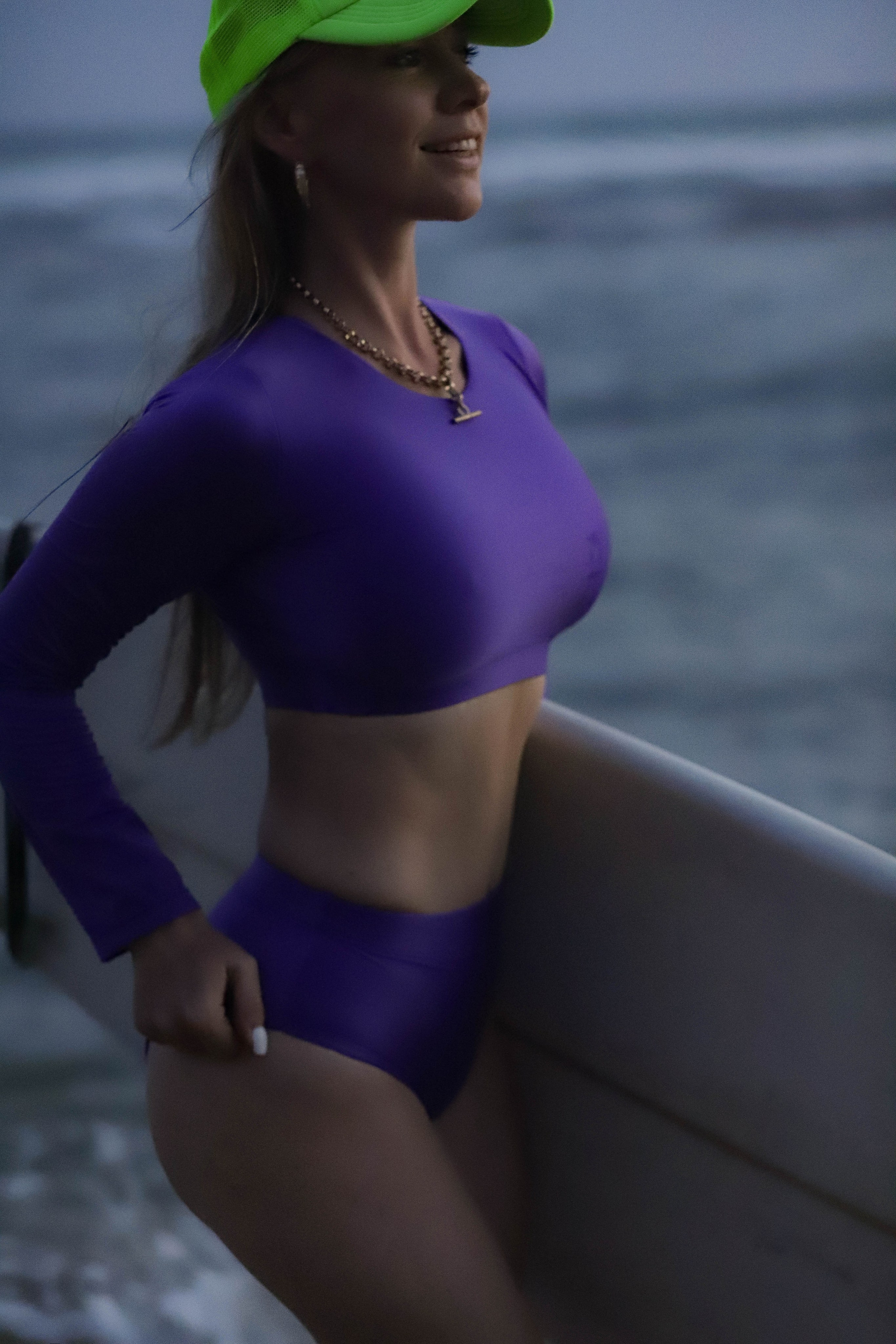 Девушка на вилле Brisa Ahangama — Стильная фотосессия в зелени и у бассейна | Шри-Ланка. Фотограф на Шри-Ланке