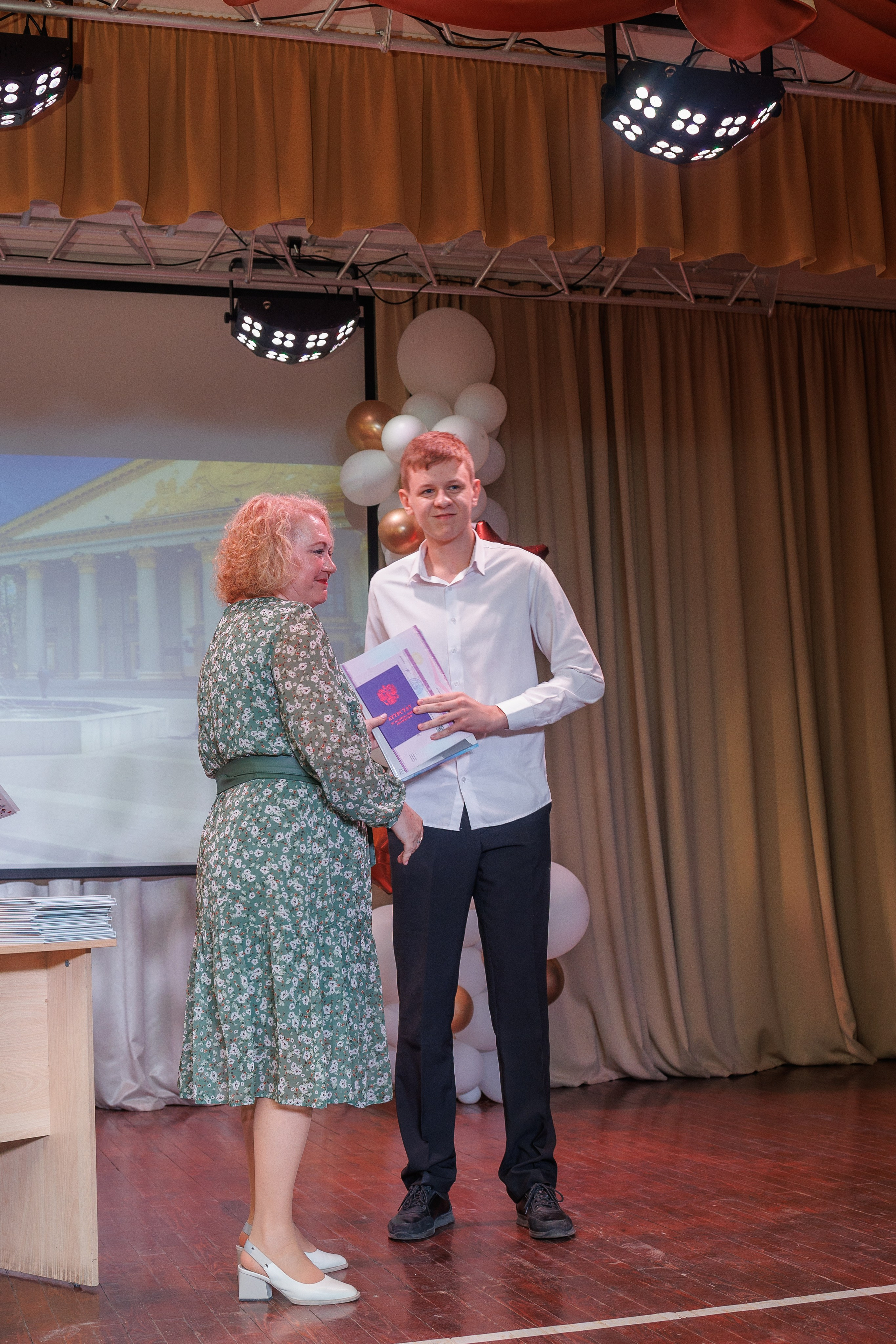 Вручение аттестатов. Свадебный и семейный фотограф в Новосибирске Ирина Дорошкова