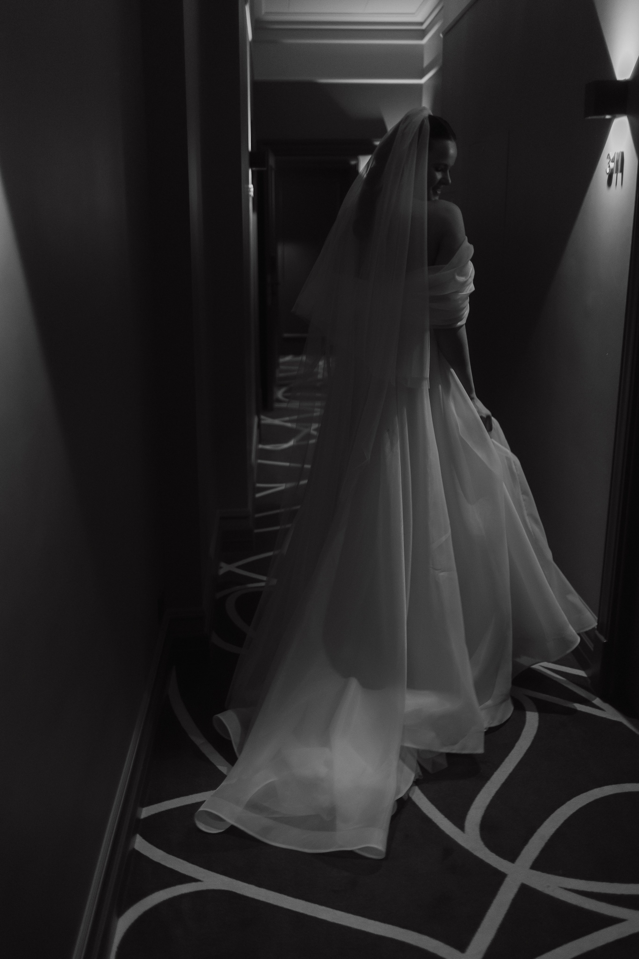 Свадебная фотосессия в Минске в итальянском ресторане La Scala