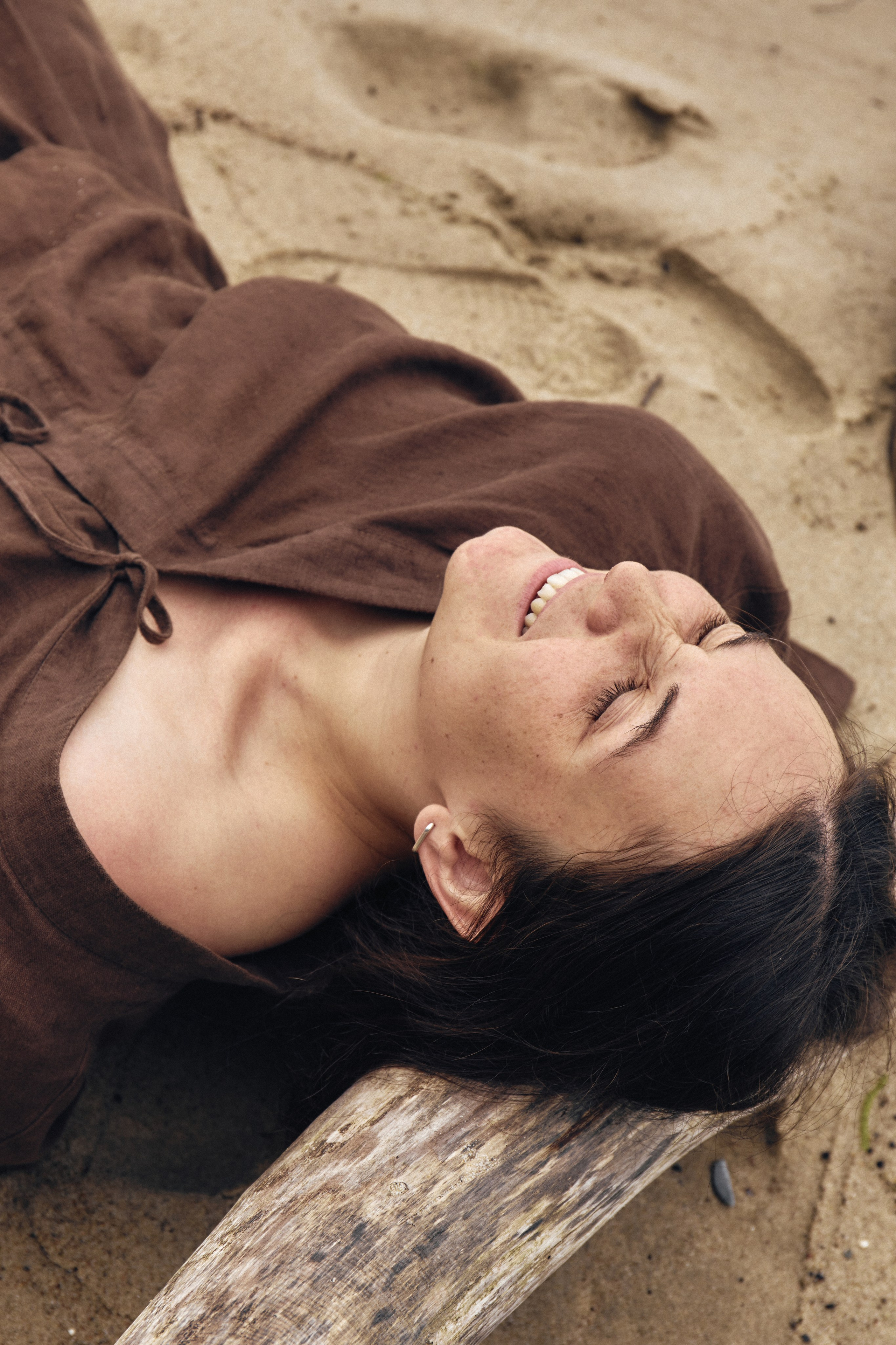 Женская индивидуальная фотосессия у берега балтийского моря для девушки фэшен фотографом Екатериной Врублевской отель Метрополь Зеленоградск Балтийк Куршская коса