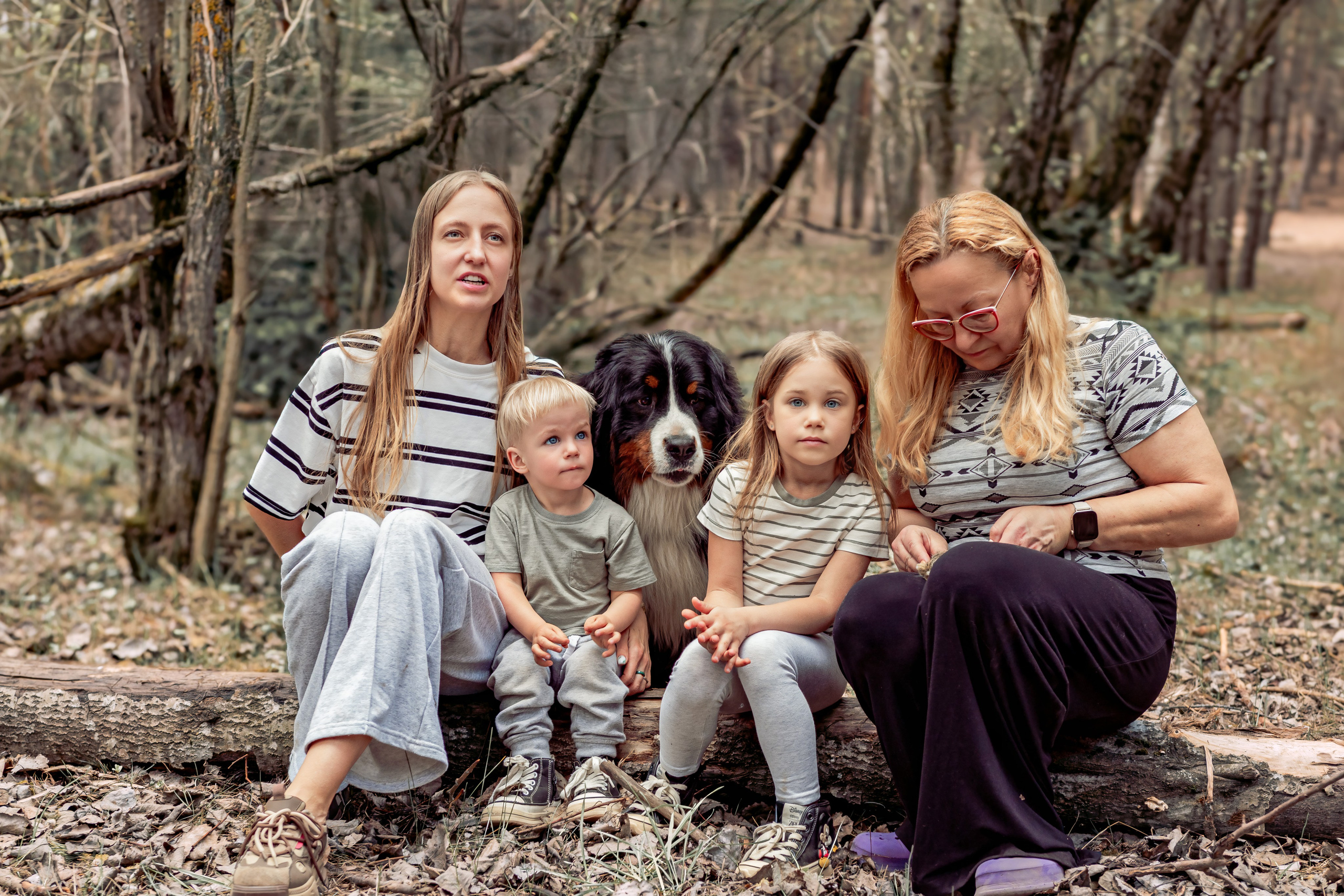 Семейная фотосессия в лесу