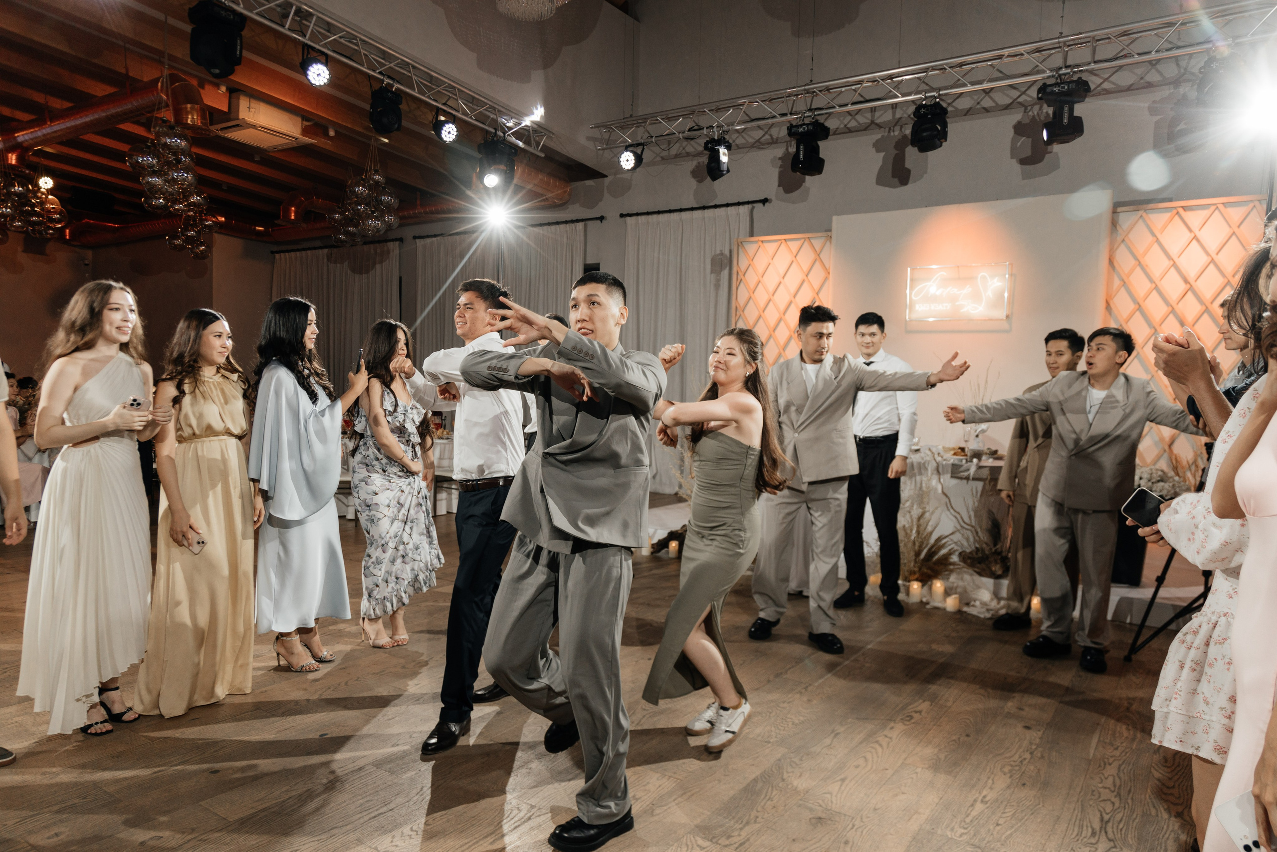 Azhar Uzatu. Свадебный фотограф Алматы