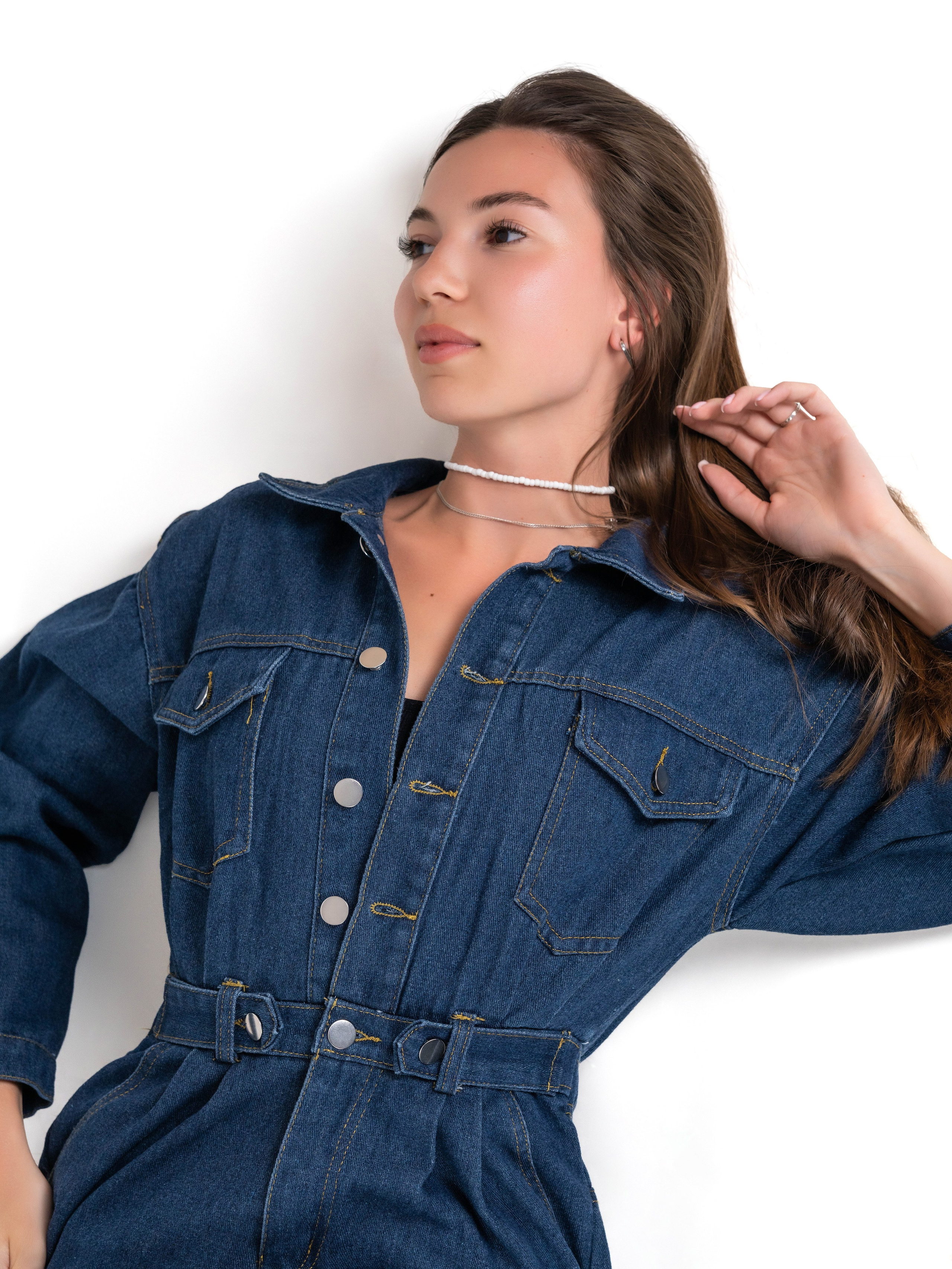 Съемка джинсового костюма для маркетплейсов. Олейник Денис — предметный фотограф, фотограф для маркетплейсов в Казани