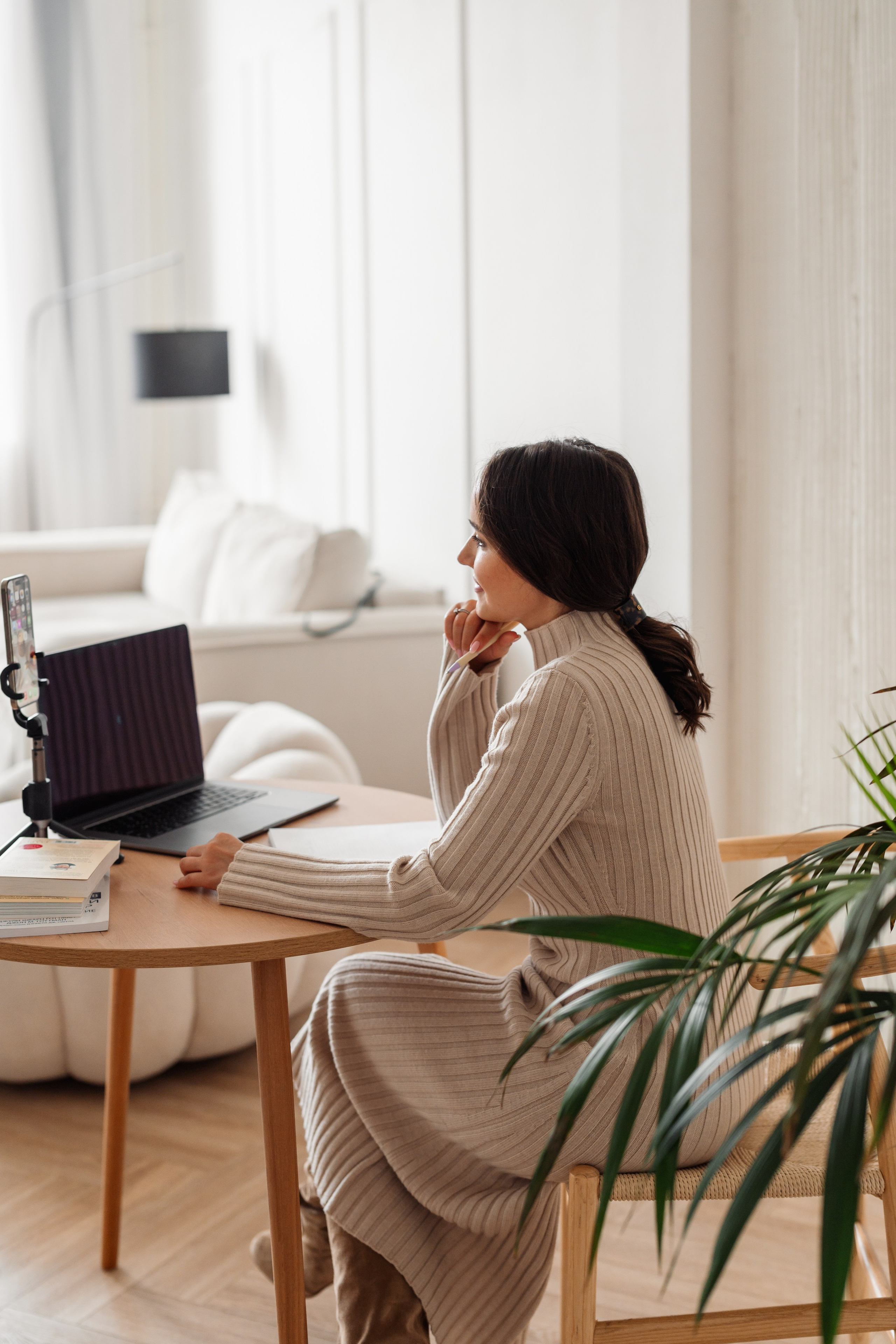 Съемка контента для семейного психолога. Фотограф товаров для соцсетей - инстаграм, вконтакте, сайта, блога. Контент-фотограф в Москве Хныкина Лена