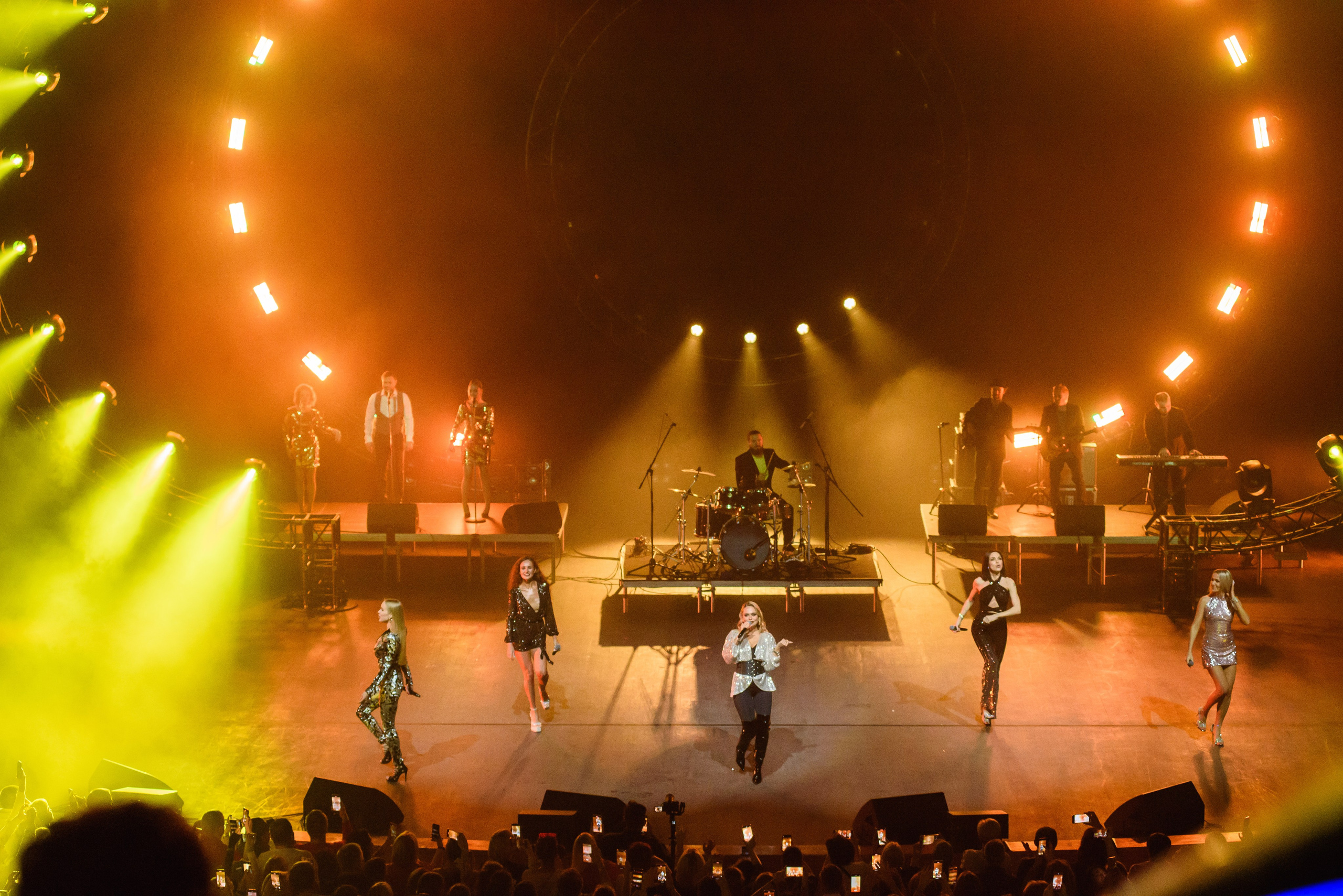 Дискотека 80-90-2000х — «Имена на все времена», Крокус Сити Холл. Бренд-фотограф для экспертов и блогеров в Москве Влада Горбовская