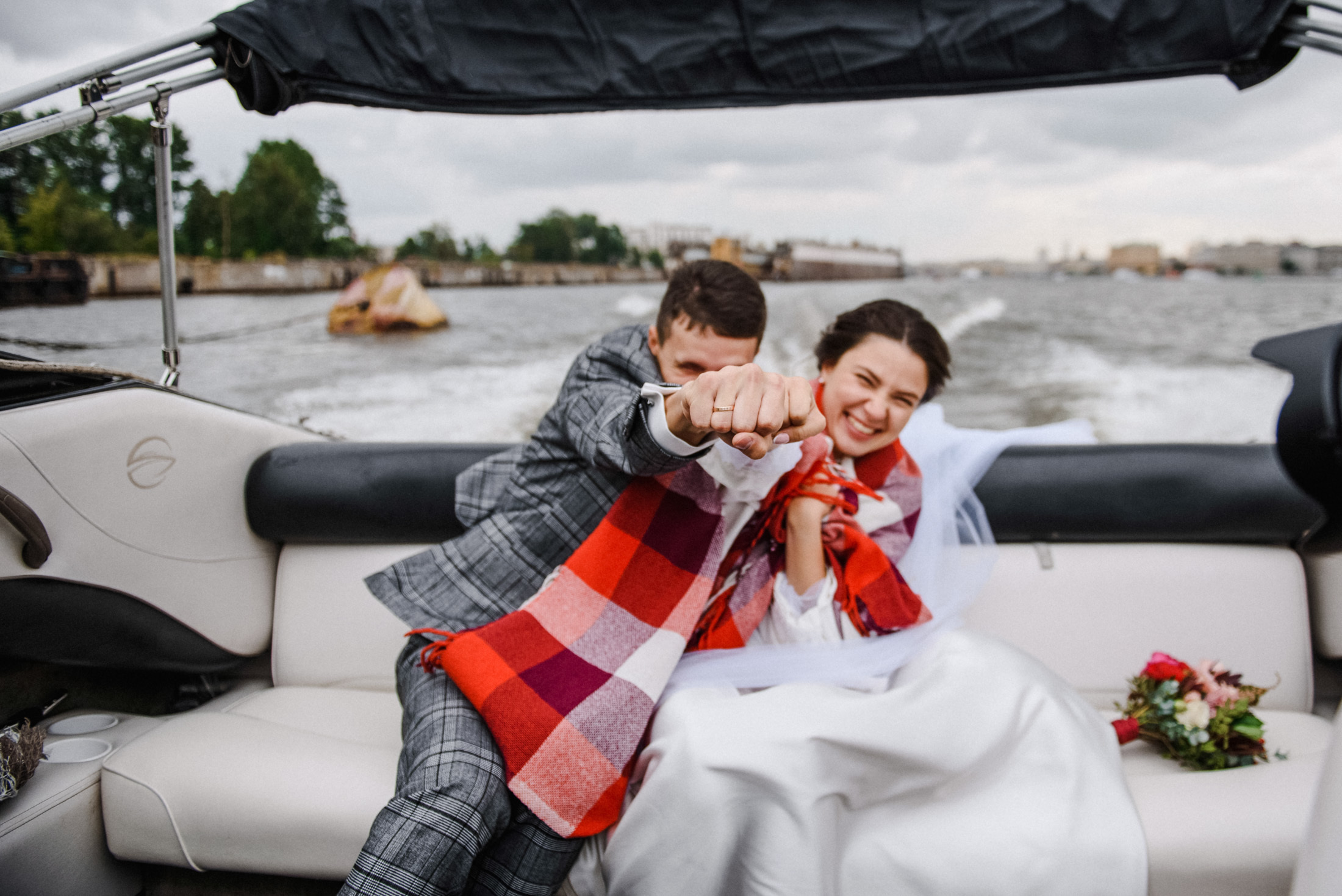 Легкий Питерский дождь. Свадебный и портретный фотограф Пётр Ладанов