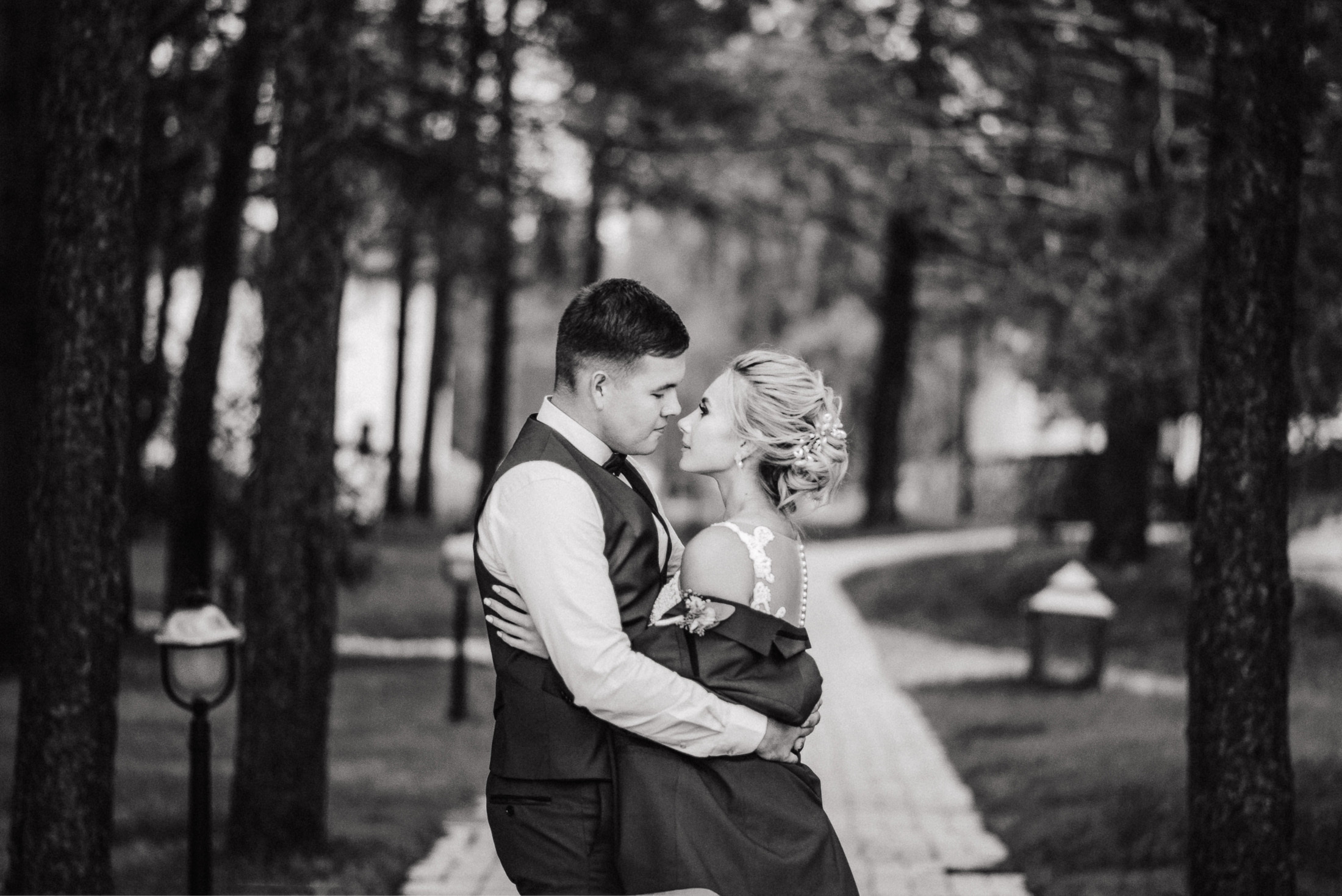 Пруд, шатер и аккордеон. Свадебный и портретный фотограф Пётр Ладанов