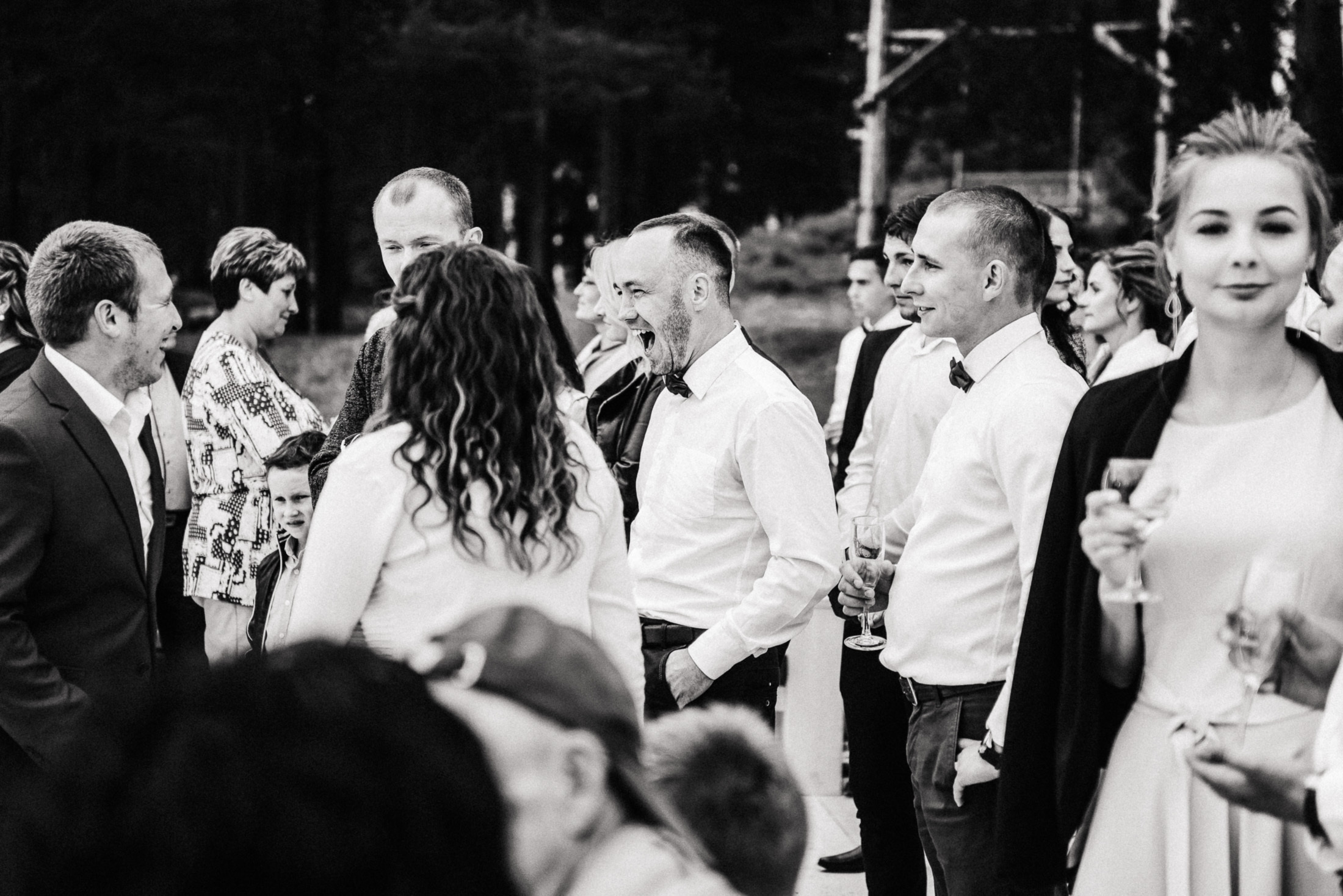 Пруд, шатер и аккордеон. Свадебный и портретный фотограф Пётр Ладанов