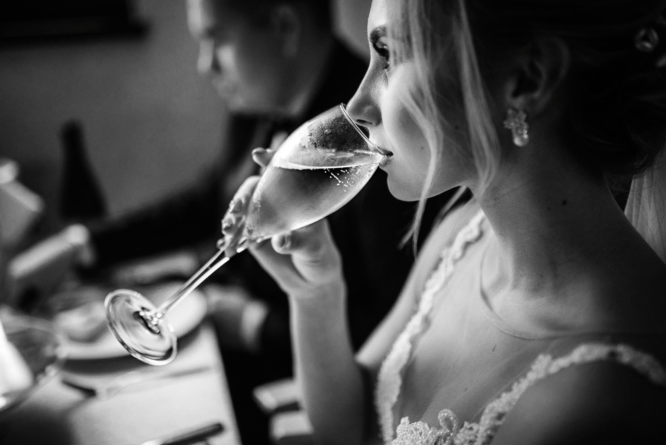 Пруд, шатер и аккордеон. Свадебный и портретный фотограф Пётр Ладанов