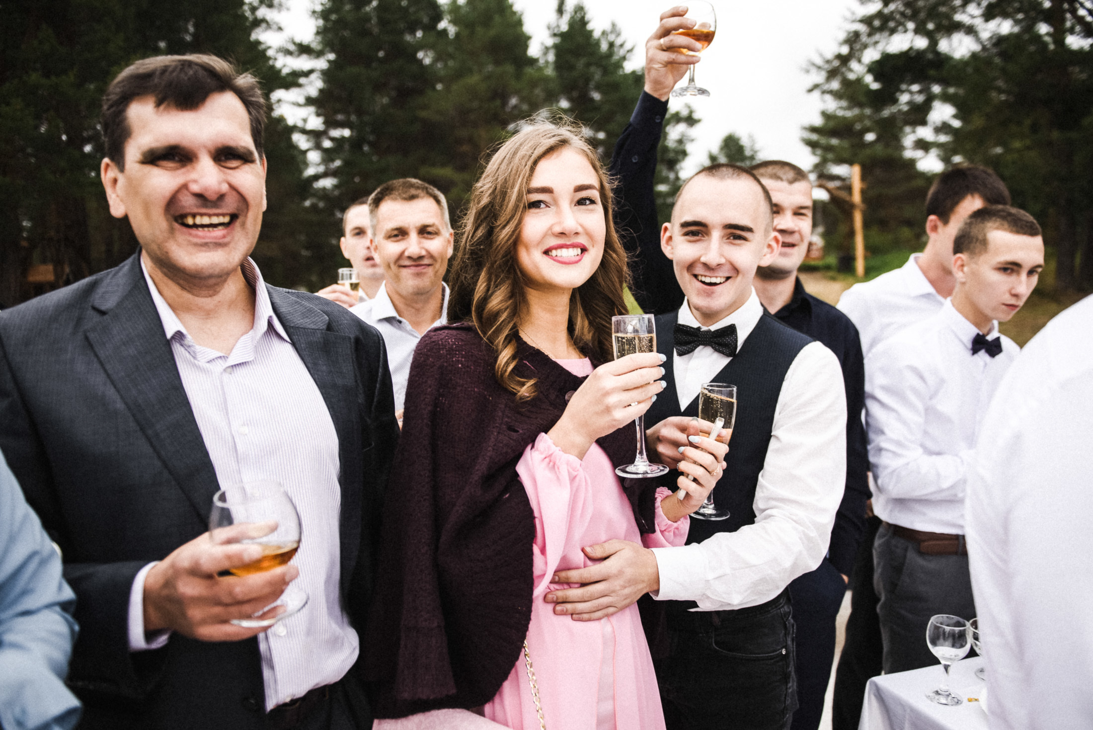 Пруд, шатер и аккордеон. Свадебный и портретный фотограф Пётр Ладанов