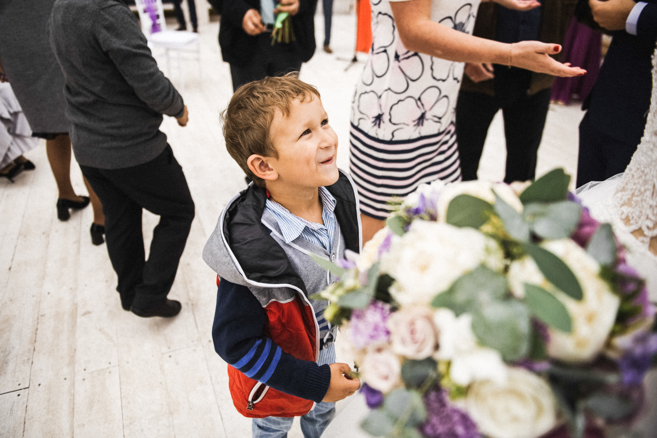 Пруд, шатер и аккордеон. Свадебный и портретный фотограф Пётр Ладанов