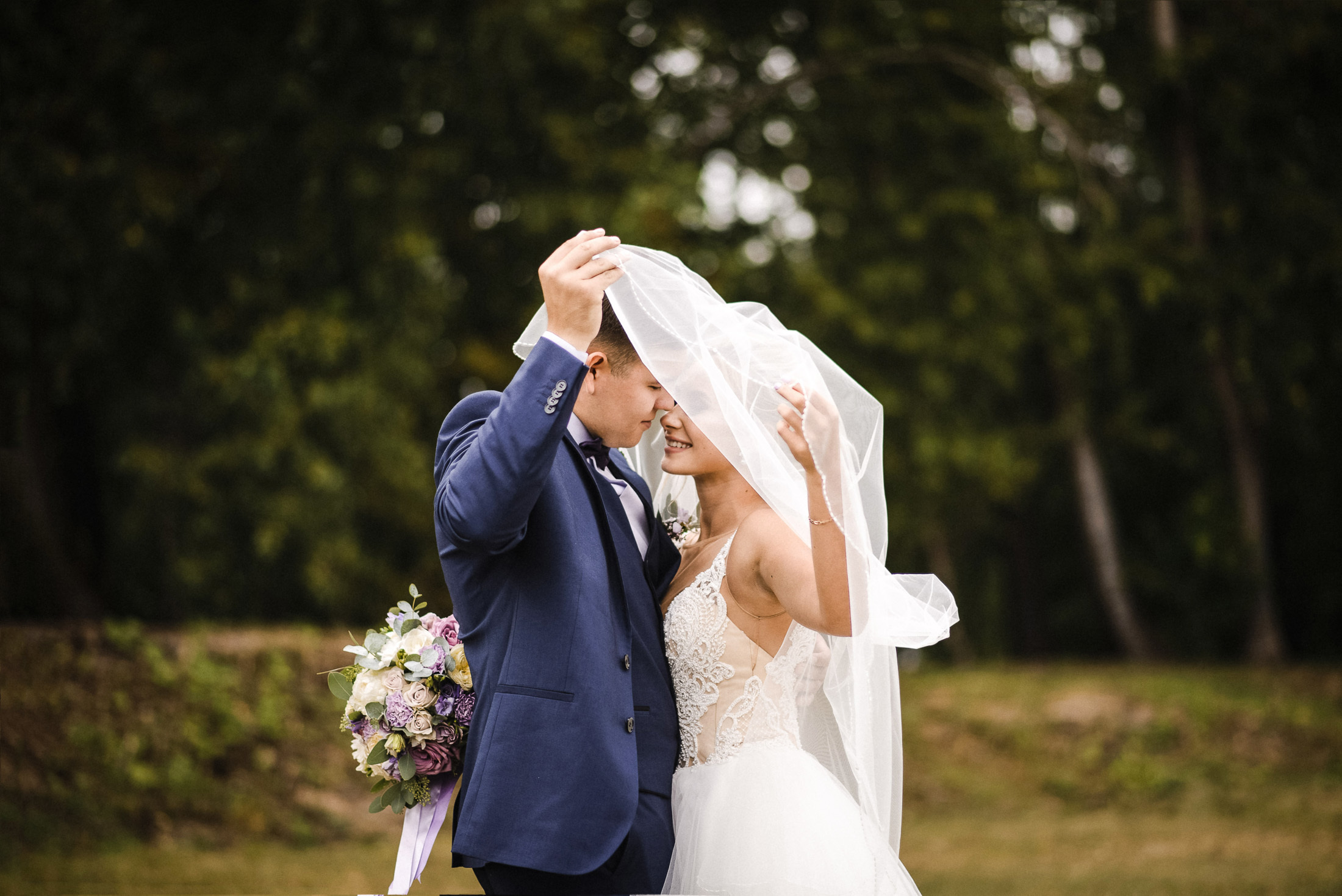 Пруд, шатер и аккордеон. Свадебный и портретный фотограф Пётр Ладанов