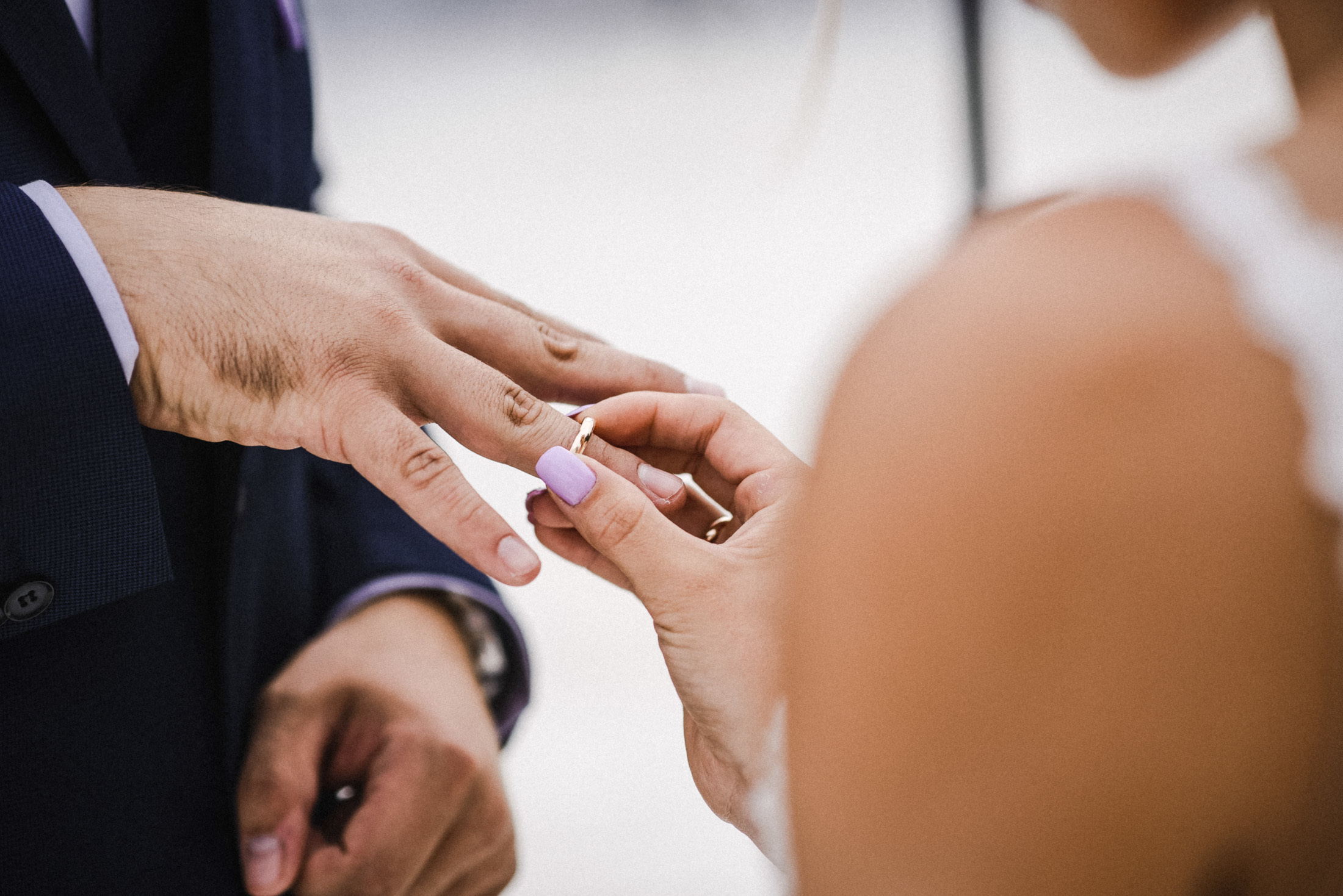 Пруд, шатер и аккордеон. Свадебный и портретный фотограф Пётр Ладанов