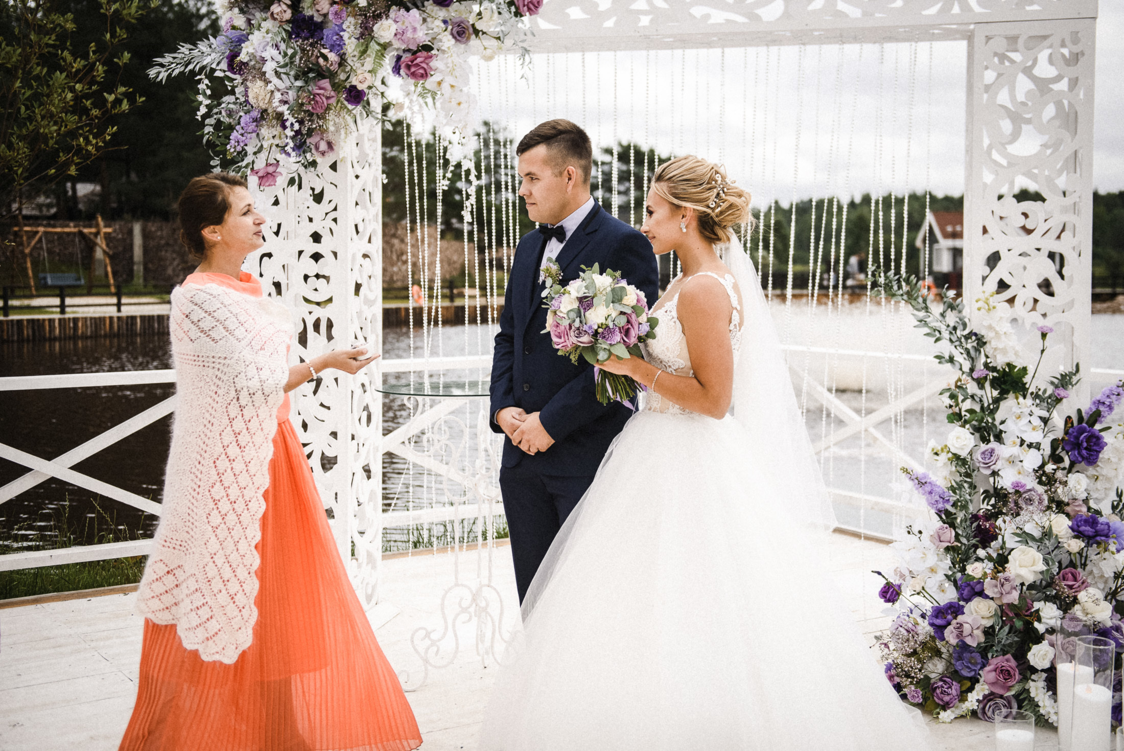 Пруд, шатер и аккордеон. Свадебный и портретный фотограф Пётр Ладанов