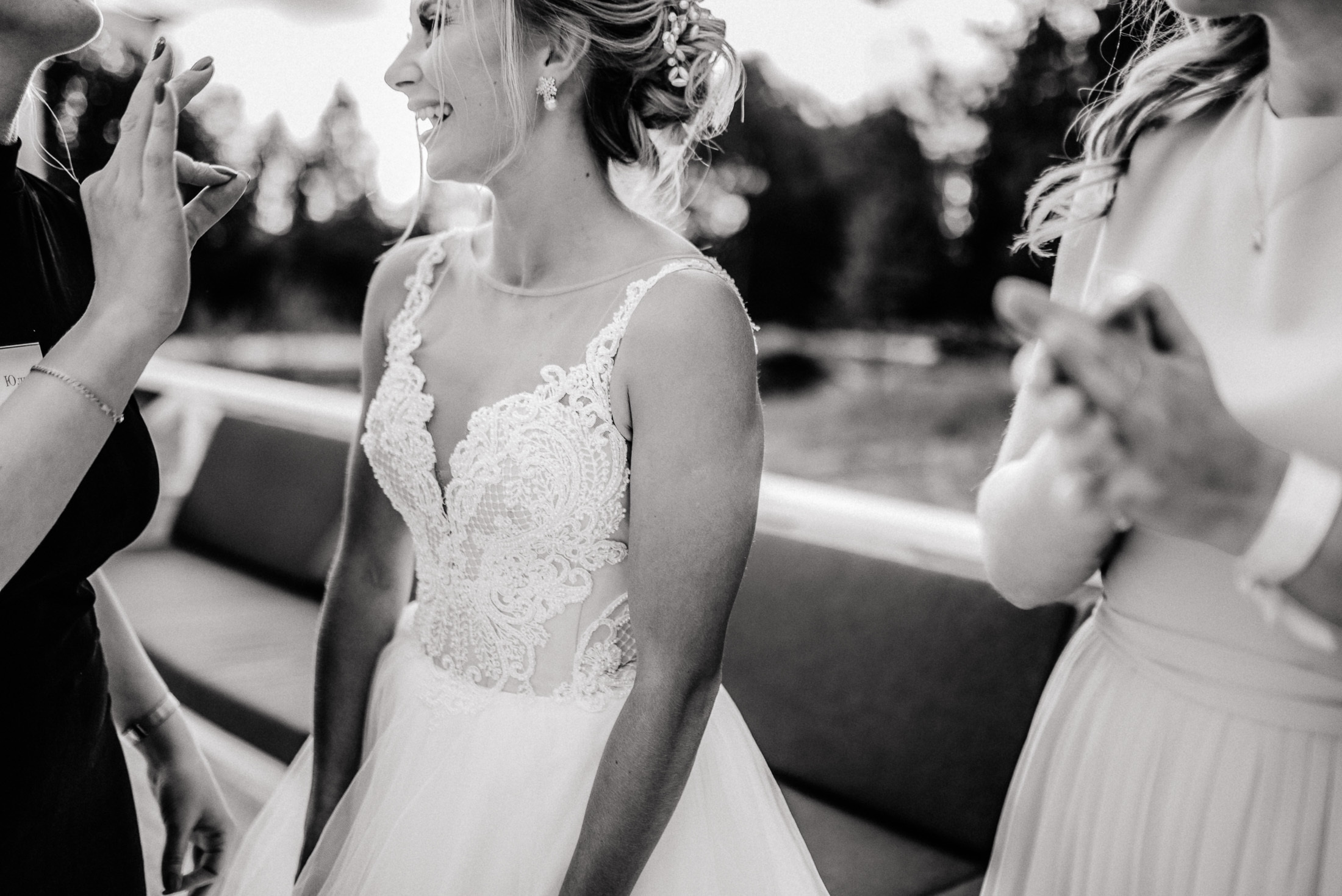 Пруд, шатер и аккордеон. Свадебный и портретный фотограф Пётр Ладанов