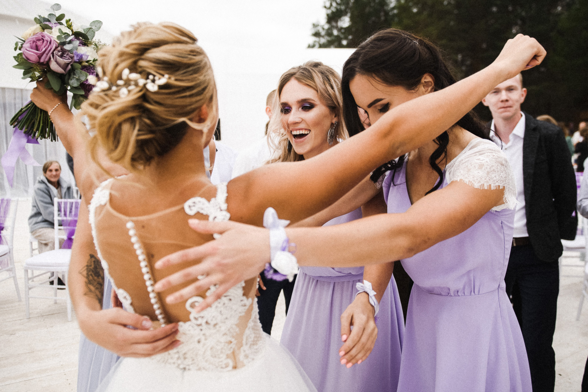 Пруд, шатер и аккордеон. Свадебный и портретный фотограф Пётр Ладанов