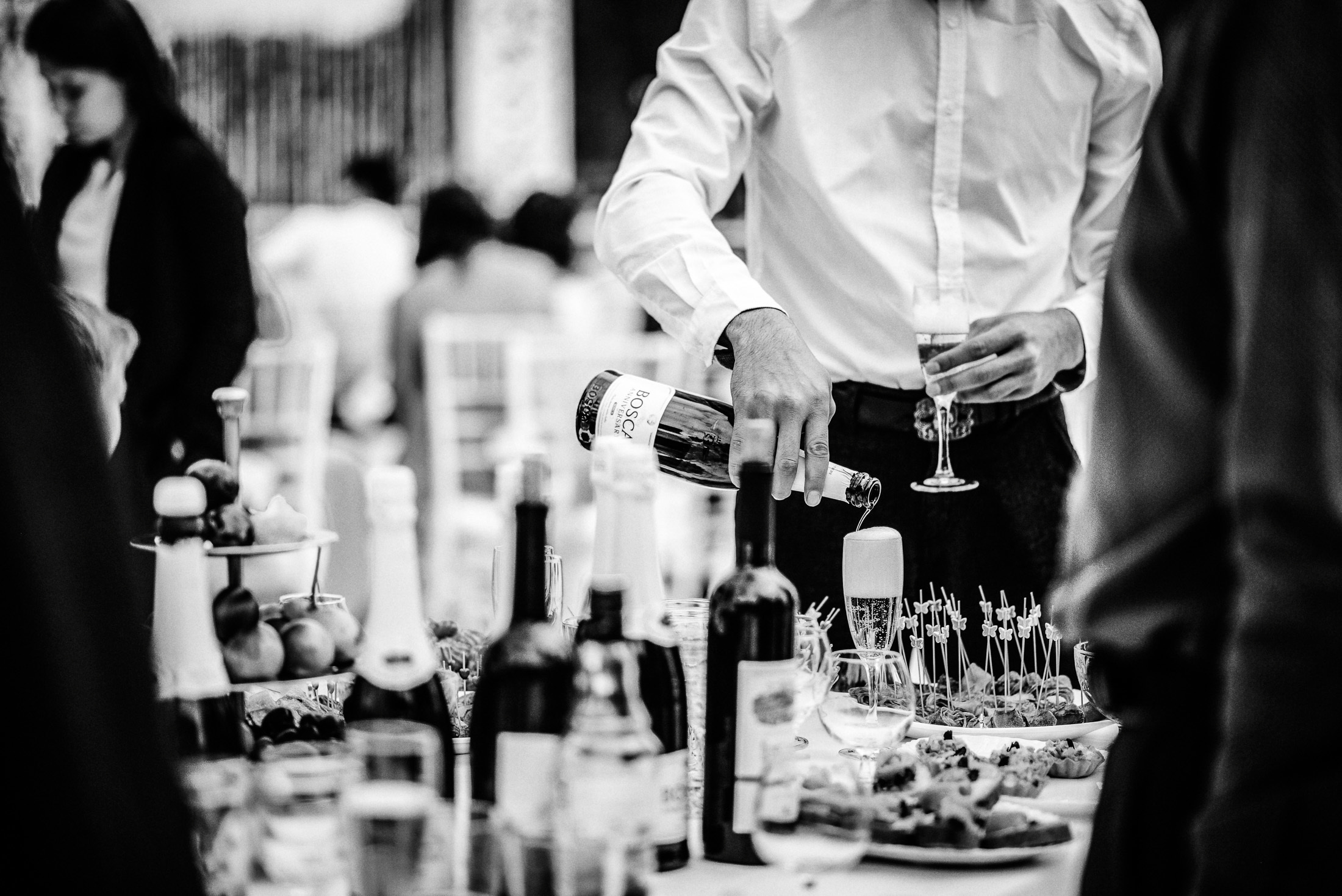 Пруд, шатер и аккордеон. Свадебный и портретный фотограф Пётр Ладанов