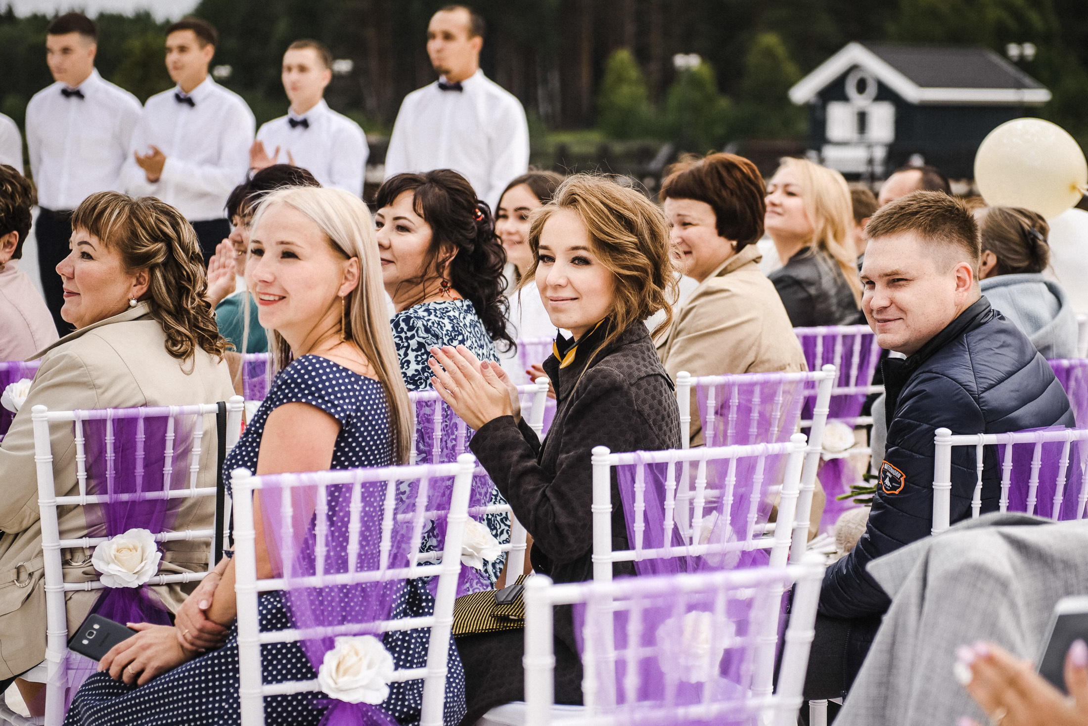 Пруд, шатер и аккордеон. Свадебный и портретный фотограф Пётр Ладанов