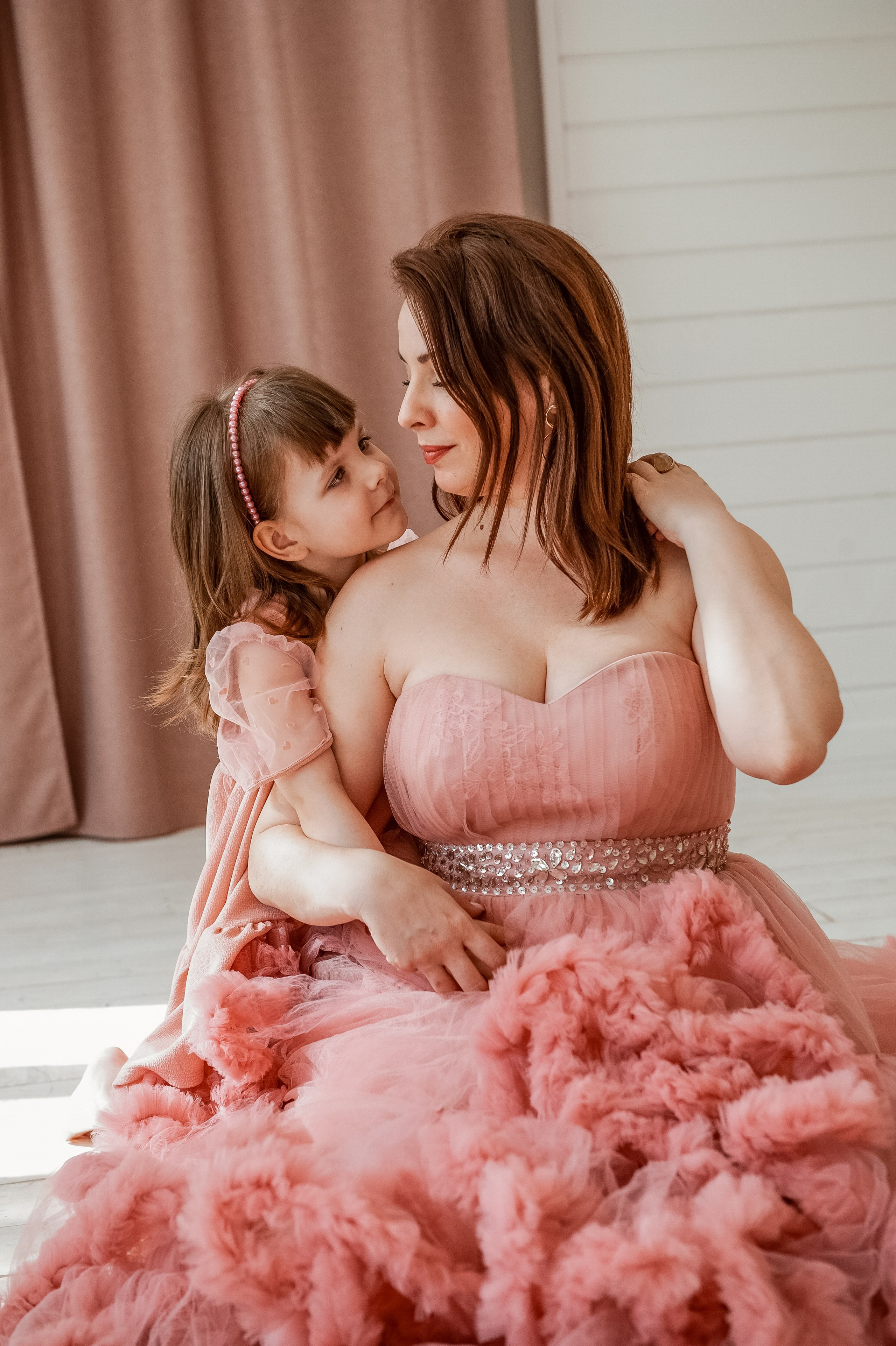 Олеся и Вика. Семейный и женский фотограф, контент фотосессия в Екатеринбурге