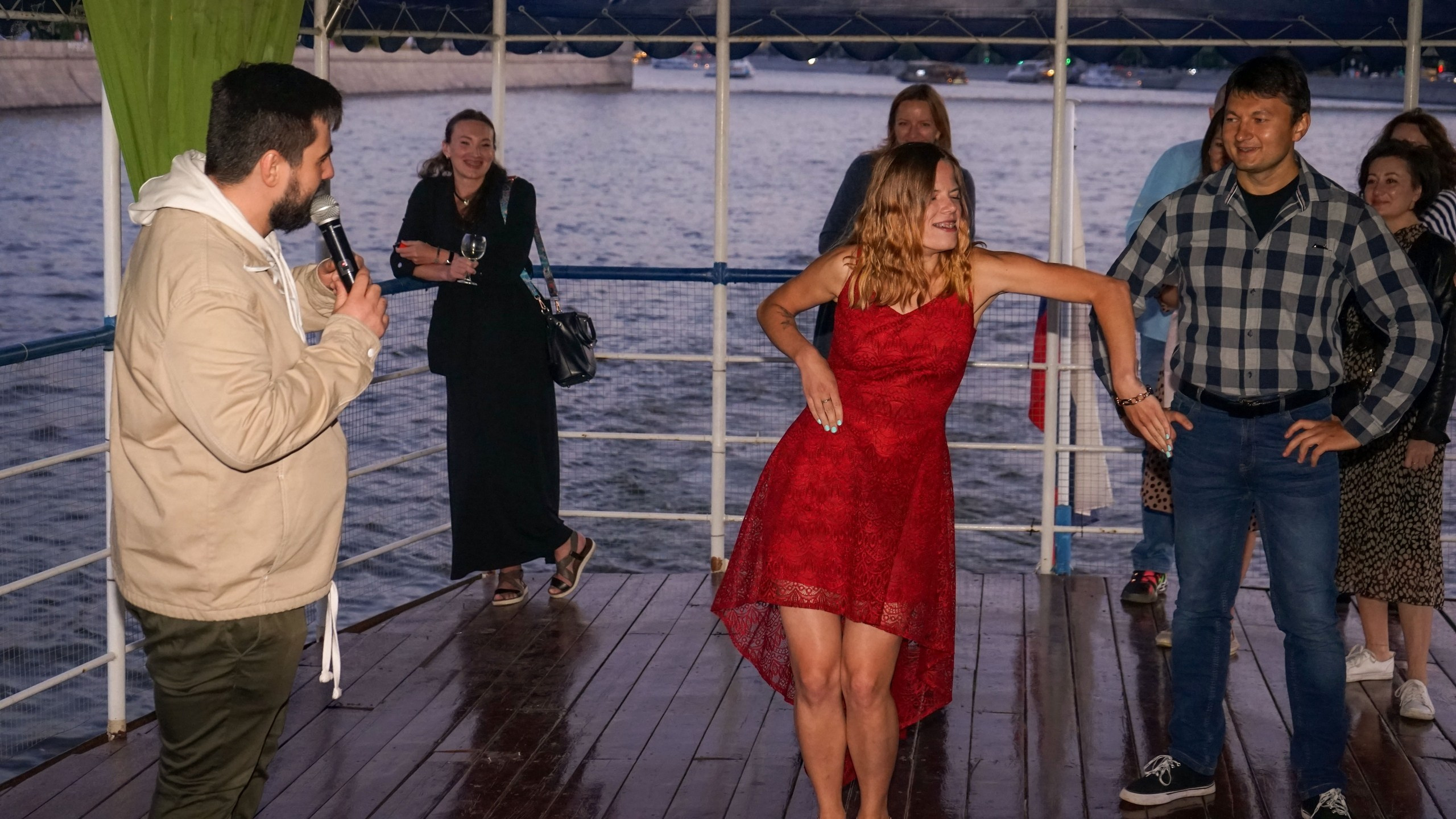 Танцы на воде | 24.07.21. Галерея Фантим