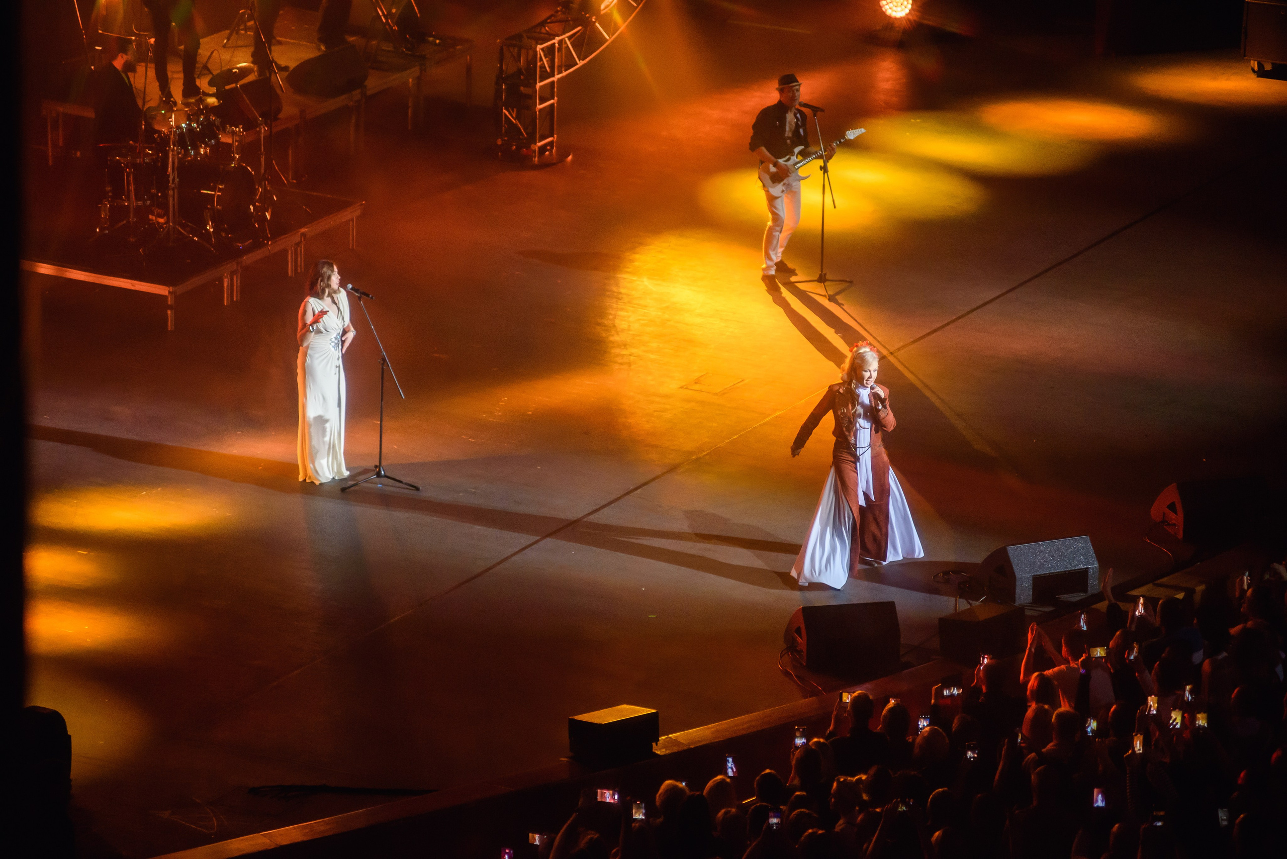 Дискотека 80-90-2000х — «Имена на все времена», Крокус Сити Холл. Бренд-фотограф для экспертов и блогеров в Москве Влада Горбовская