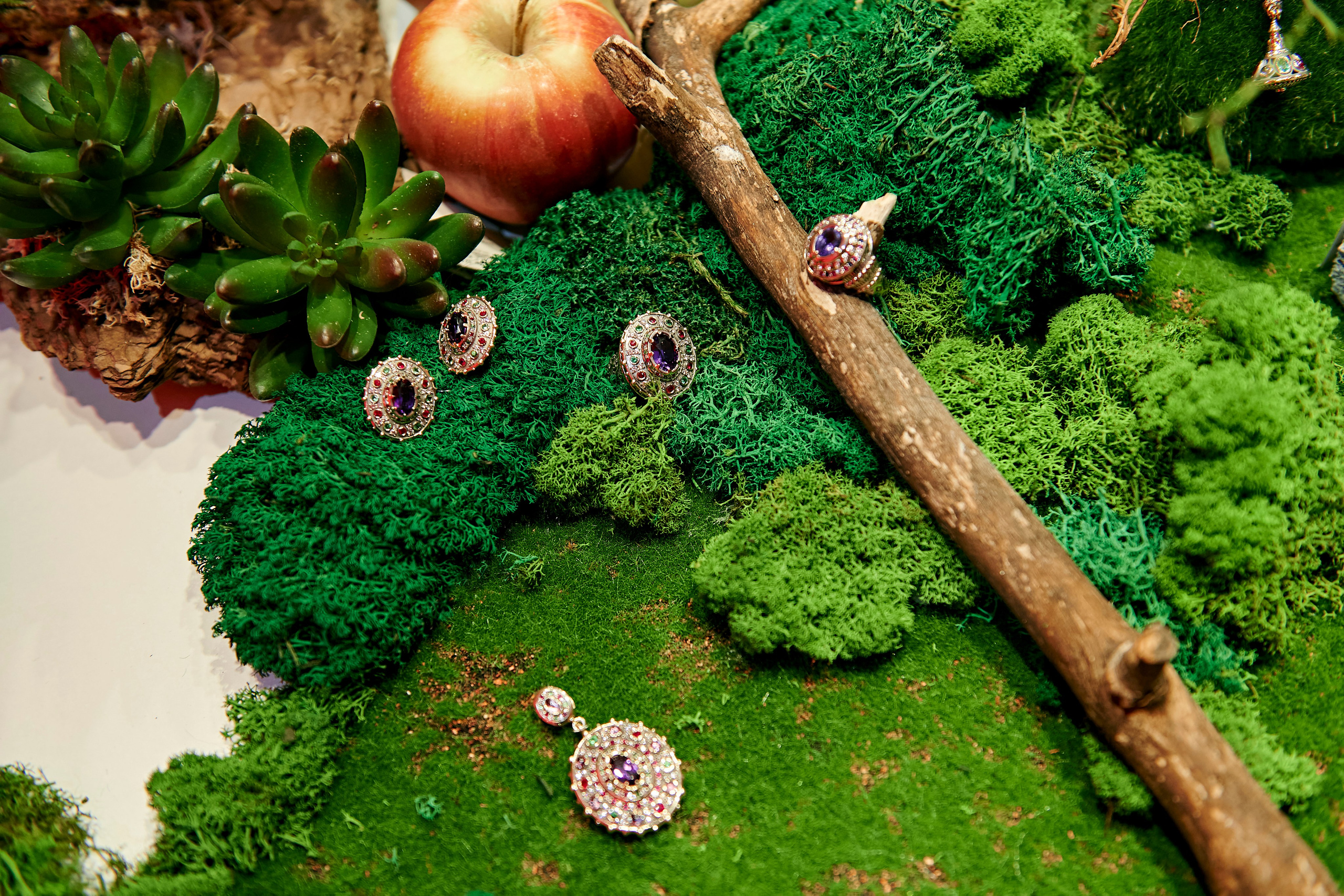 Ювелирный дом Ринго «Драгоценная история Урала». Фотограф Постольник Дарья