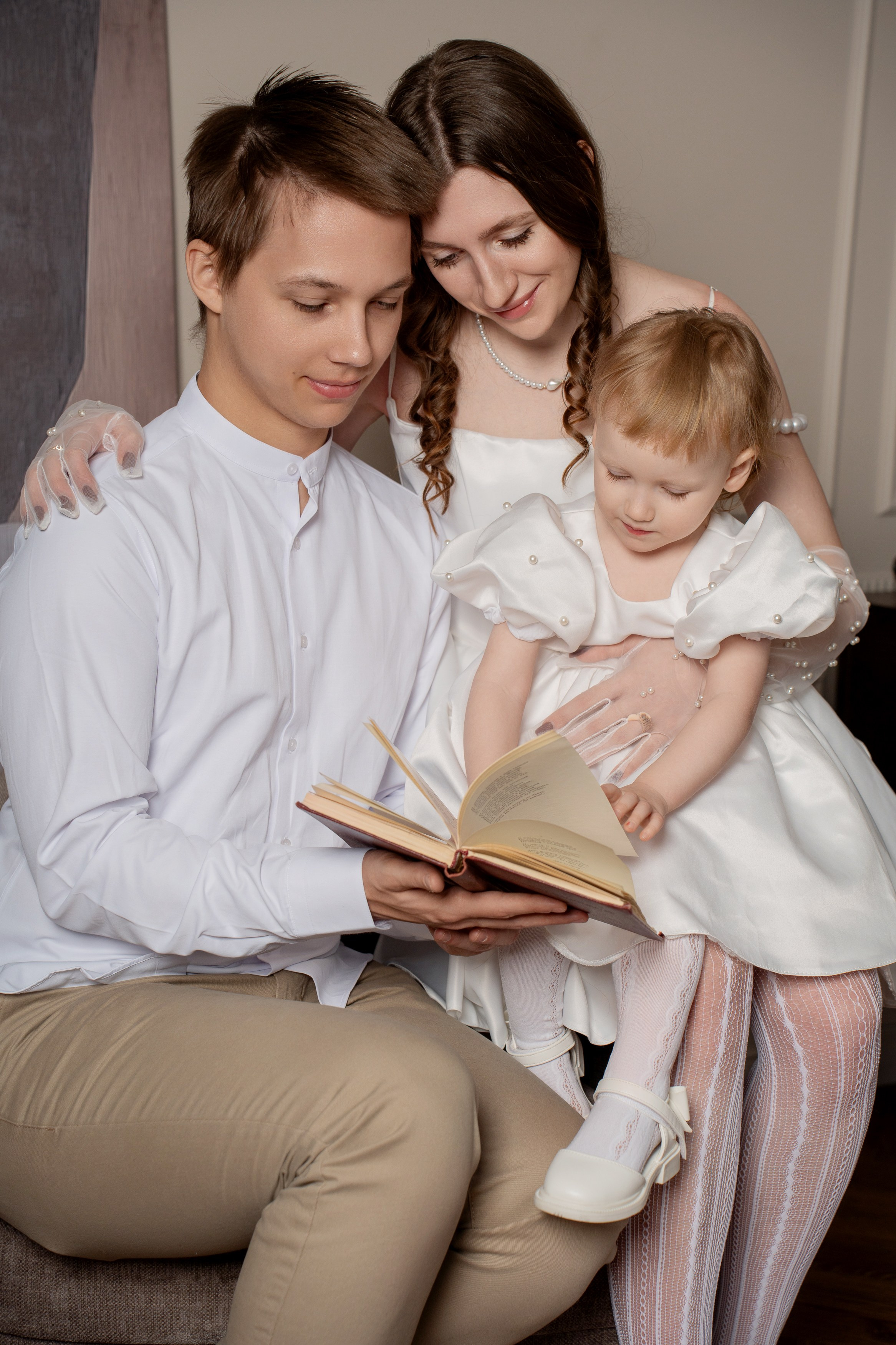 Фотосессия в кругу семьи в Москве. Портретный фотограф Олеся Владимирова в Москве