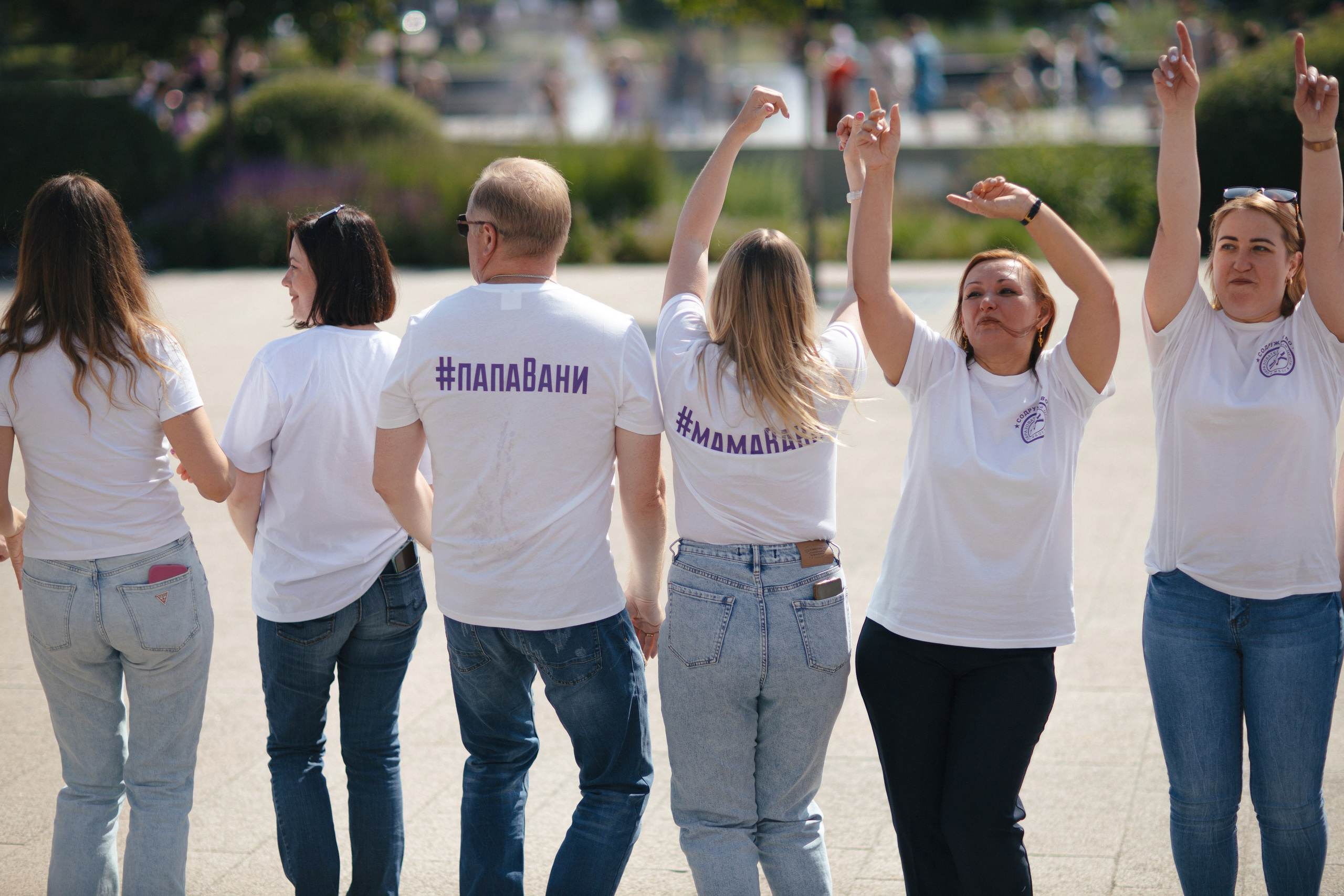 Репортажные фото съёмки клипа от родителей выпускникам. Свадебный фотограф в Воронеже Александр Работкин