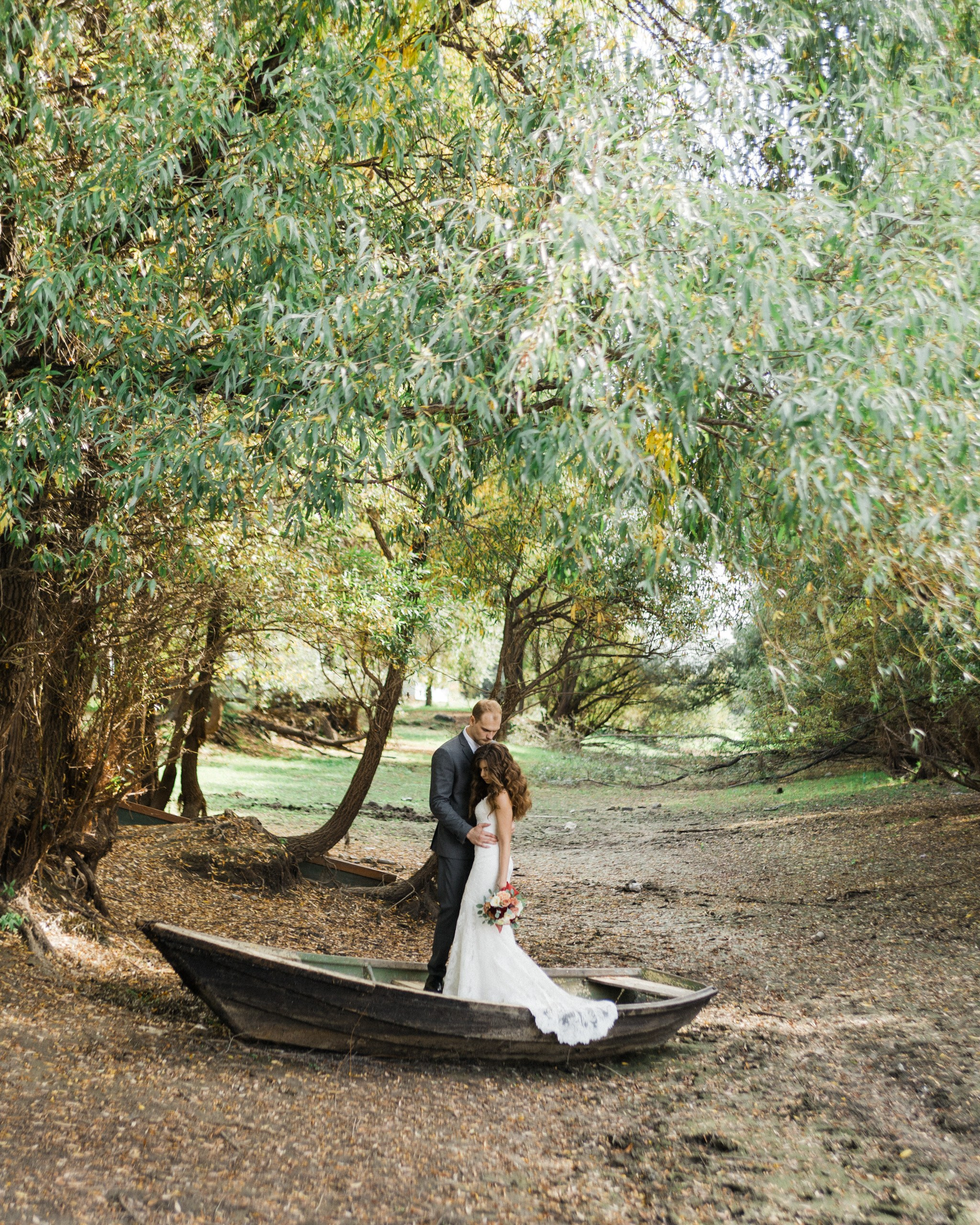 Солнце, яблоки и лодка. Фотограф Серафим Крюков