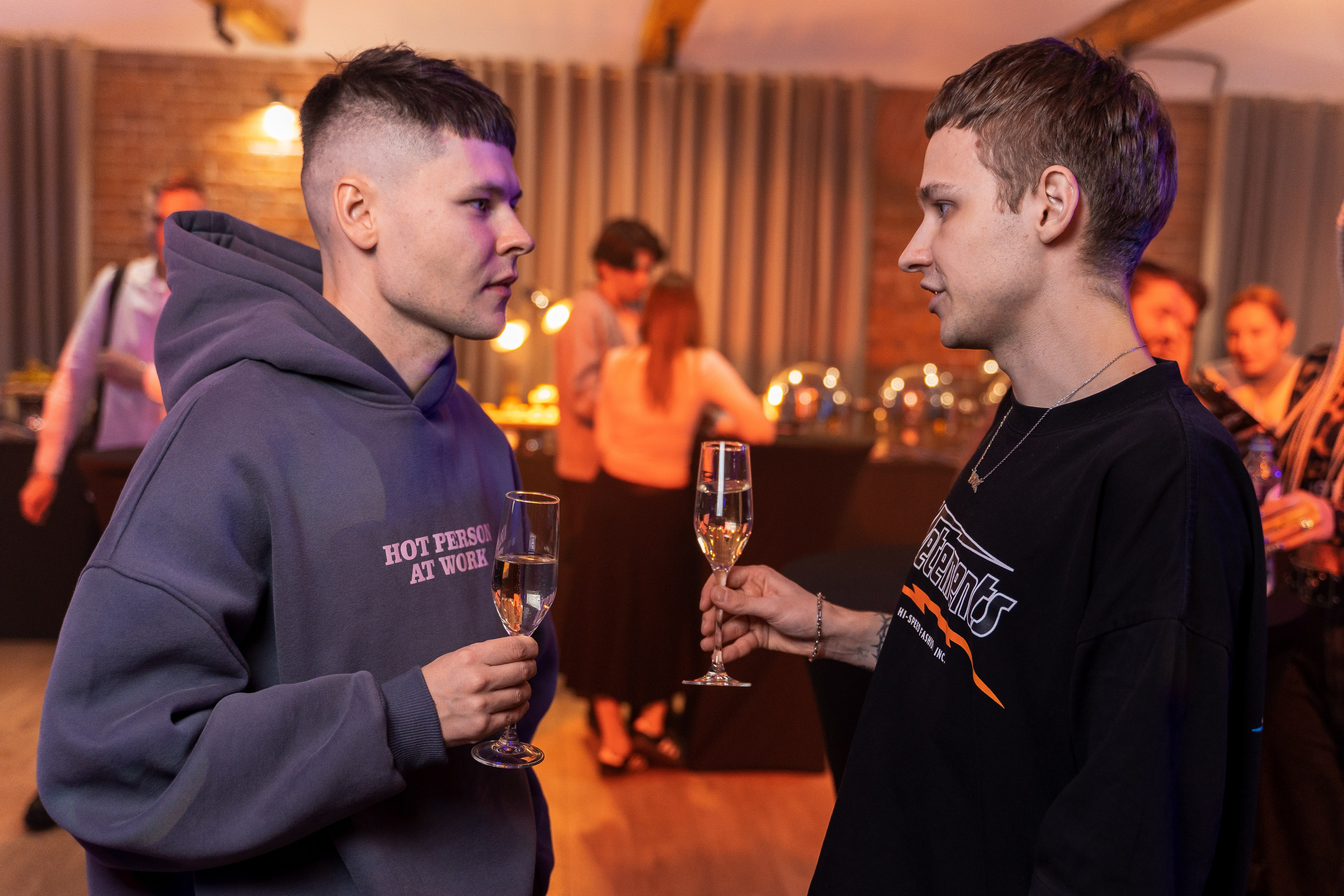 Презентация приложения Twingle. Фотограф — Матвеев Роман