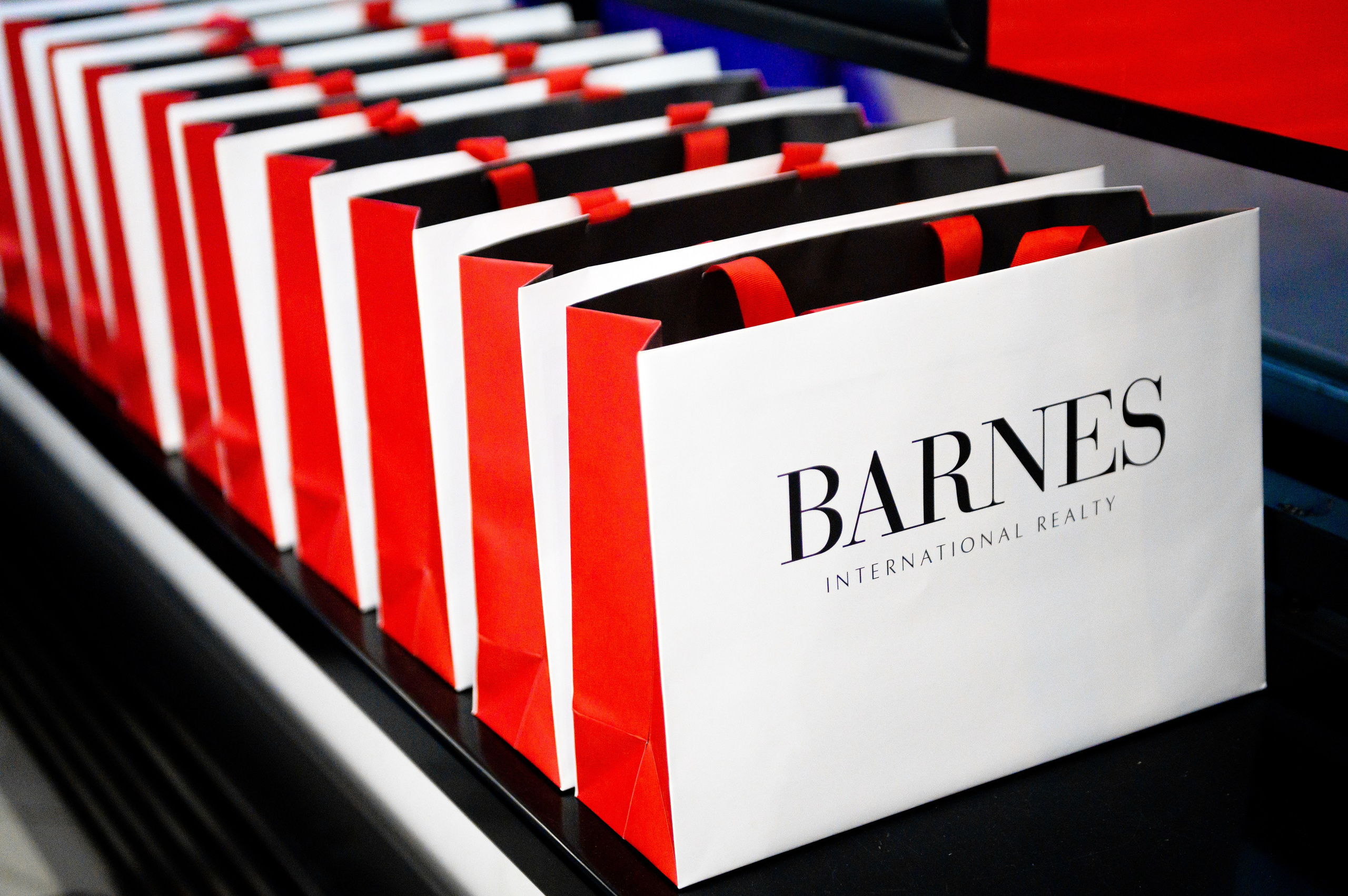 BARNES. РЕПОРТАЖНЫЙ И БИЗНЕС ФОТОГРАФ В МОСКВЕ, ЕГОР НИКОЛАЕВ