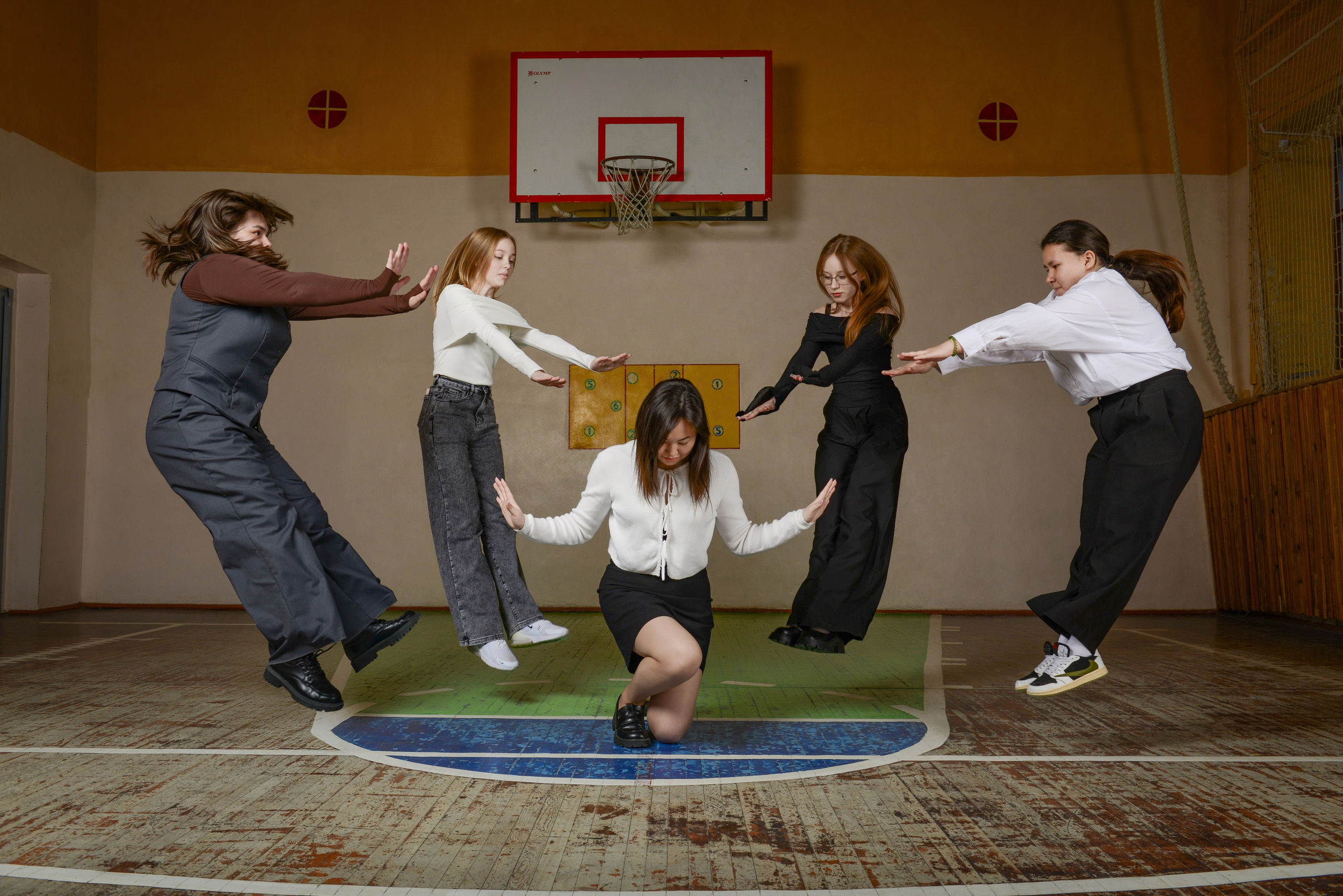 Групповые снимки в школе. Татьяна Гойда портретный и семейный фотограф Ленск. Выпускные альбомы